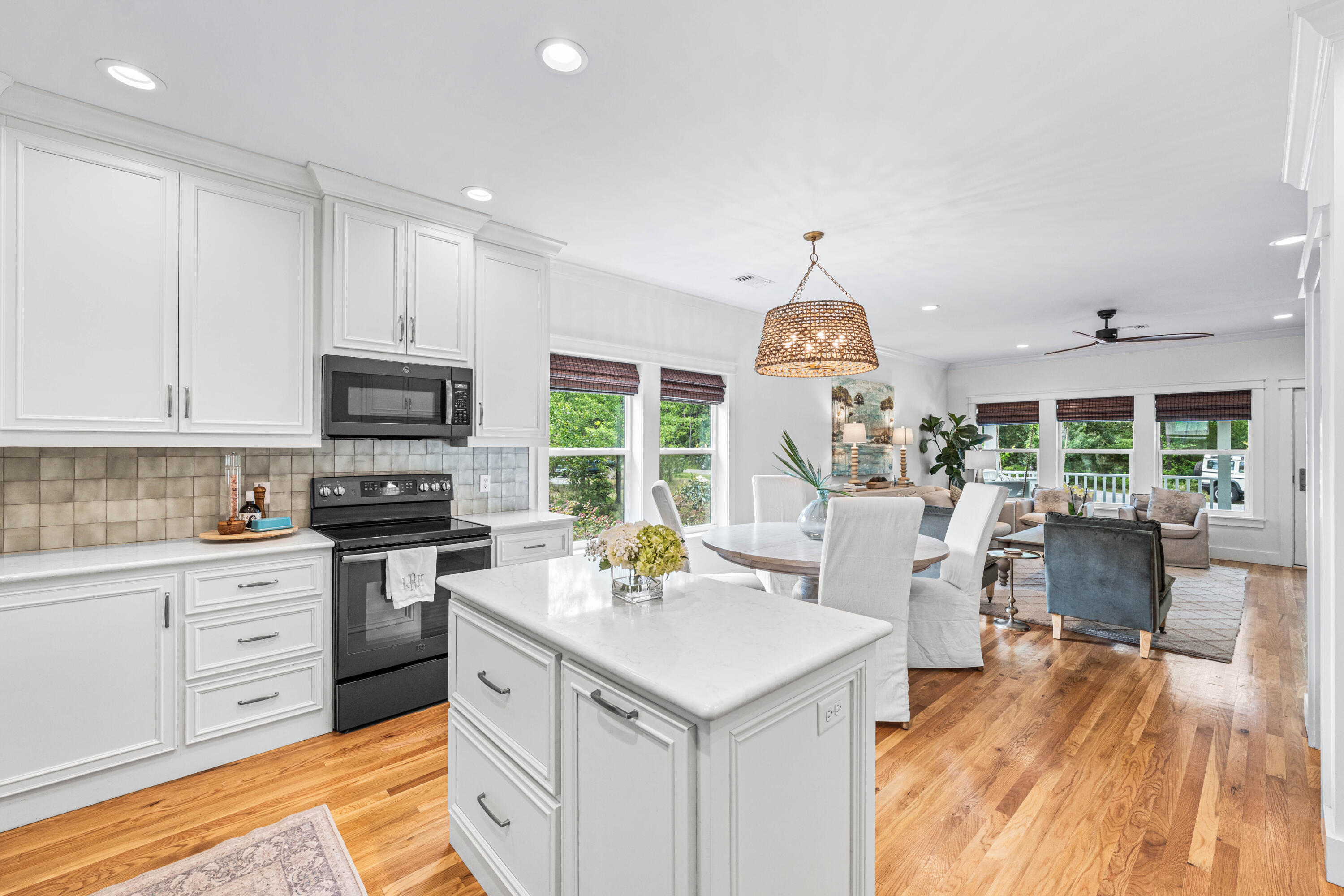 MAGNOLIA BEACH - Residential