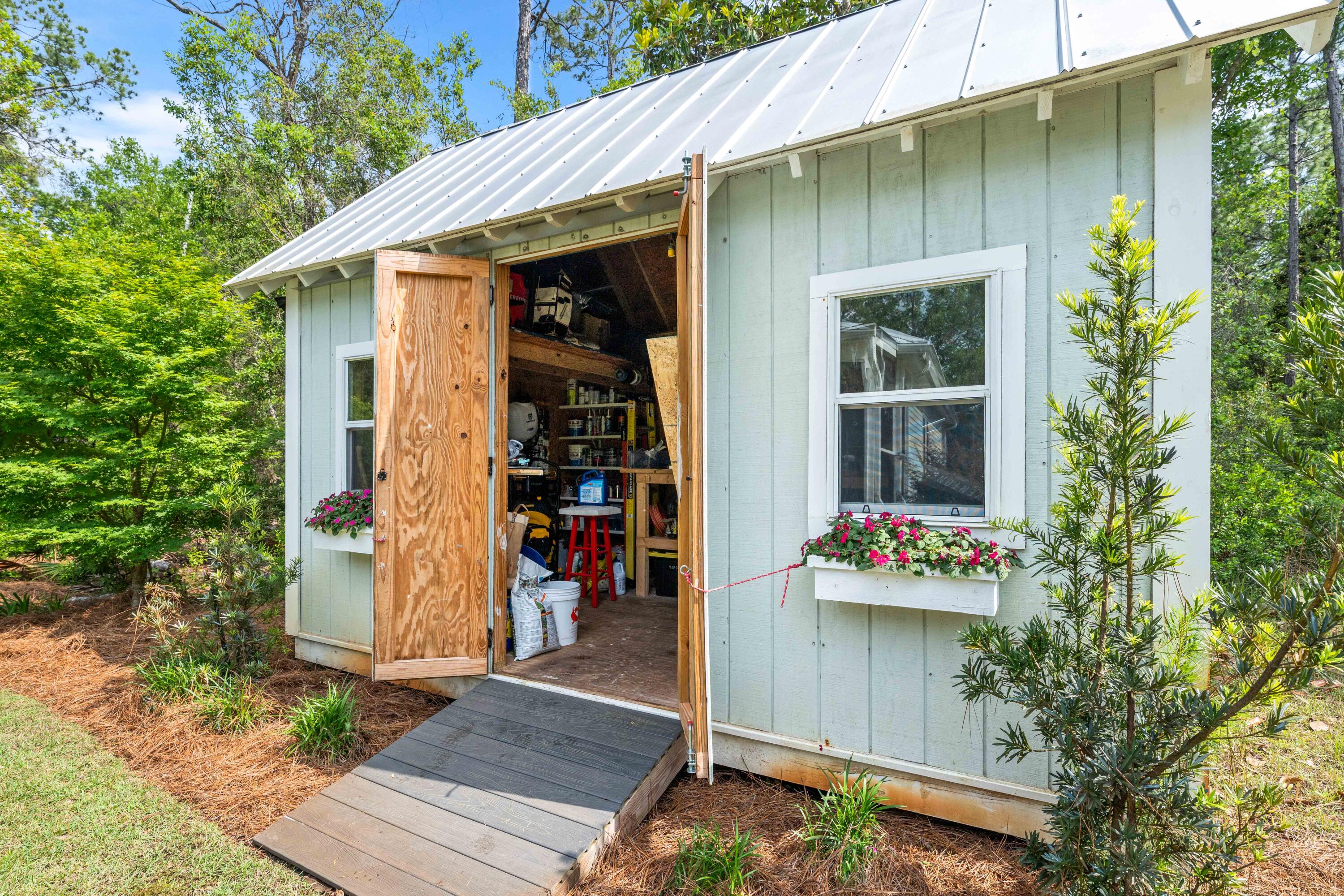 MAGNOLIA BEACH - Residential