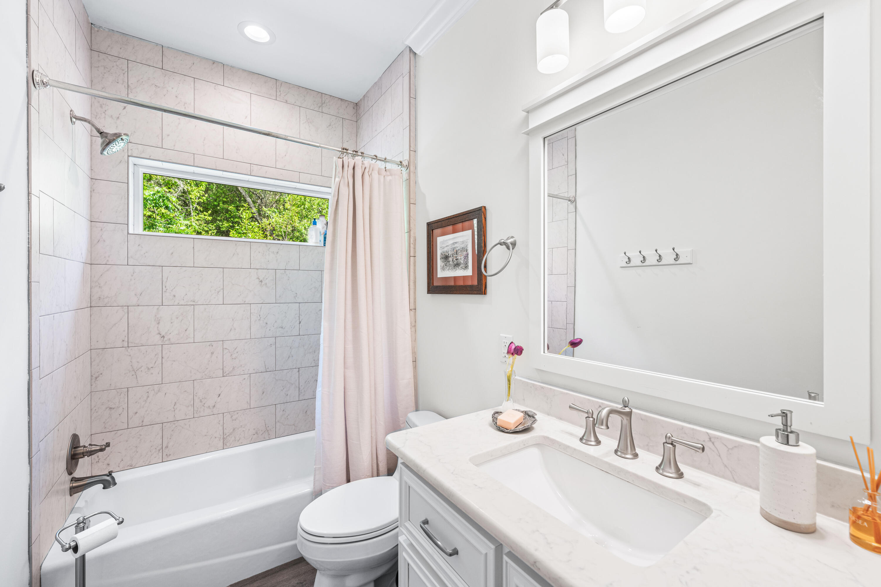 MAGNOLIA BEACH - Residential