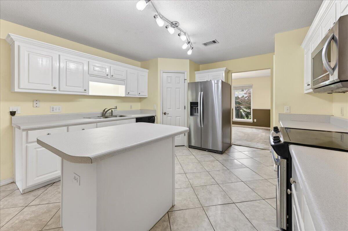 LILLIAN WOODS - Residential