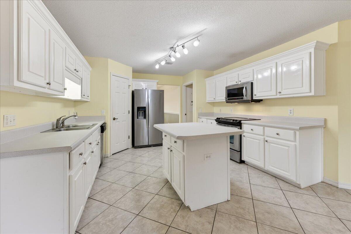 LILLIAN WOODS - Residential