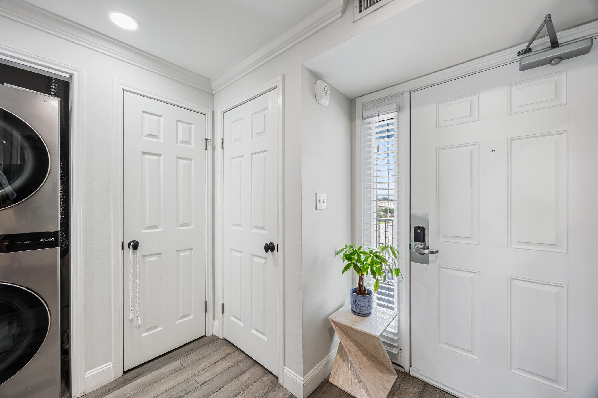 670 Nautilus Court 202