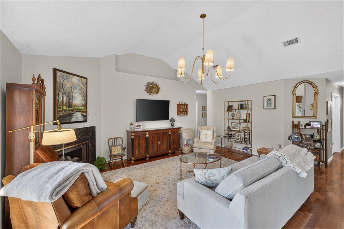 2806 Ping Lane