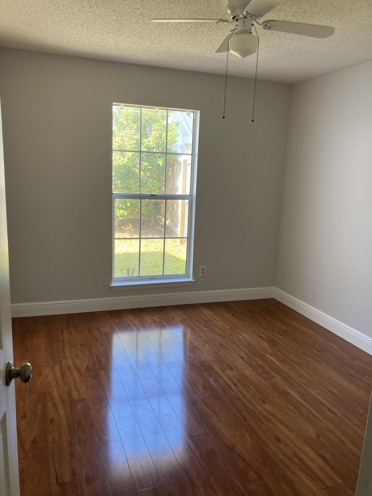 Bluewater Bay/Parkwood Lane Area - Residential Lease