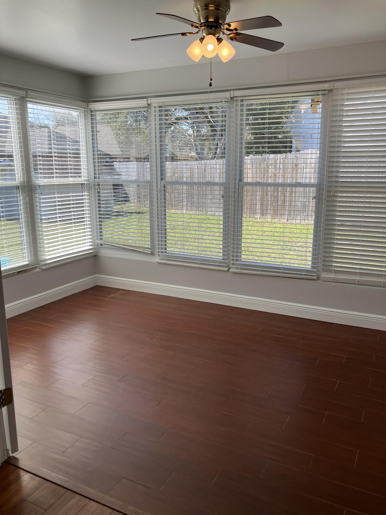 Bluewater Bay/Parkwood Lane Area - Residential Lease