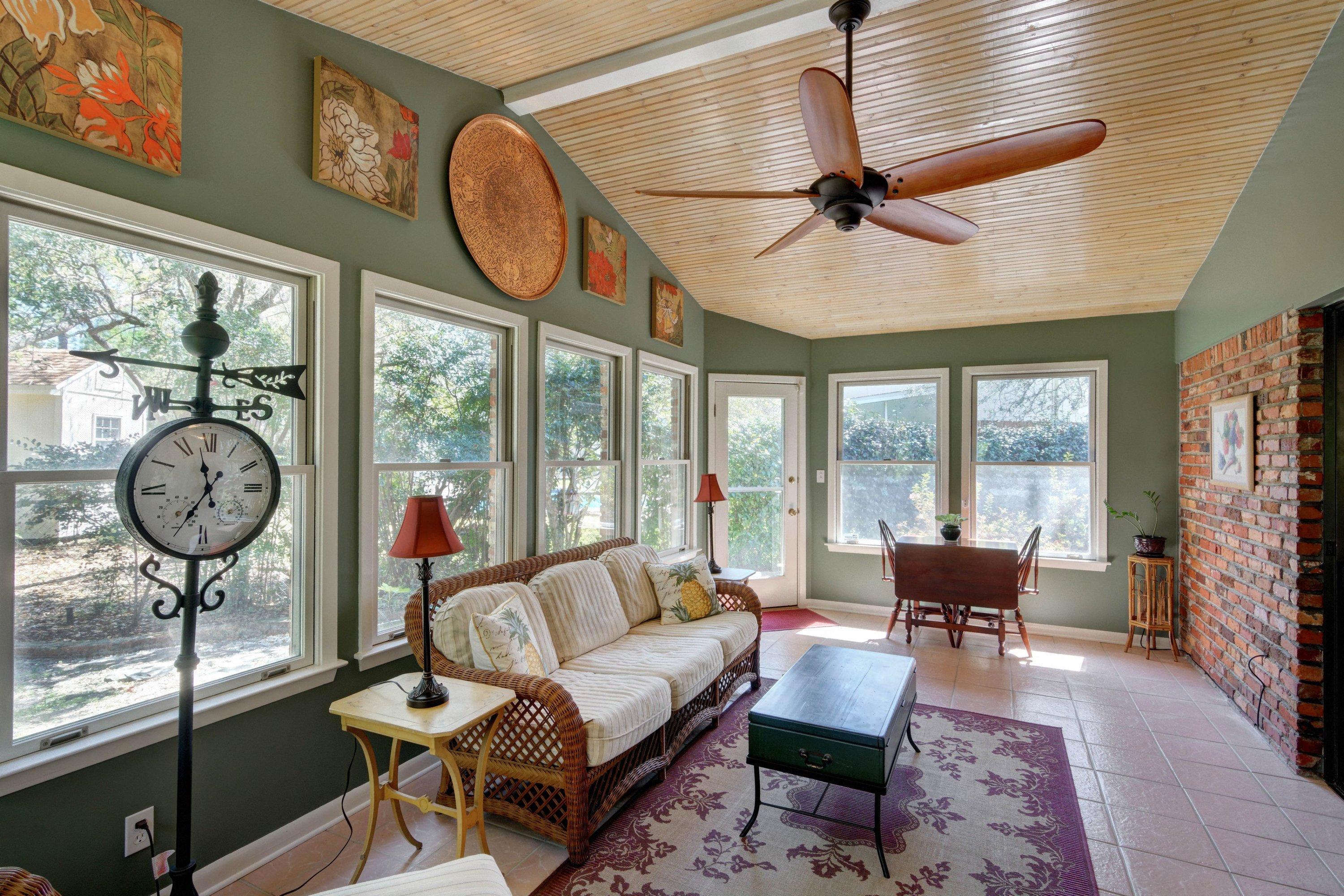 COUNTRY CLUB ESTATES, KENWOOD - Residential