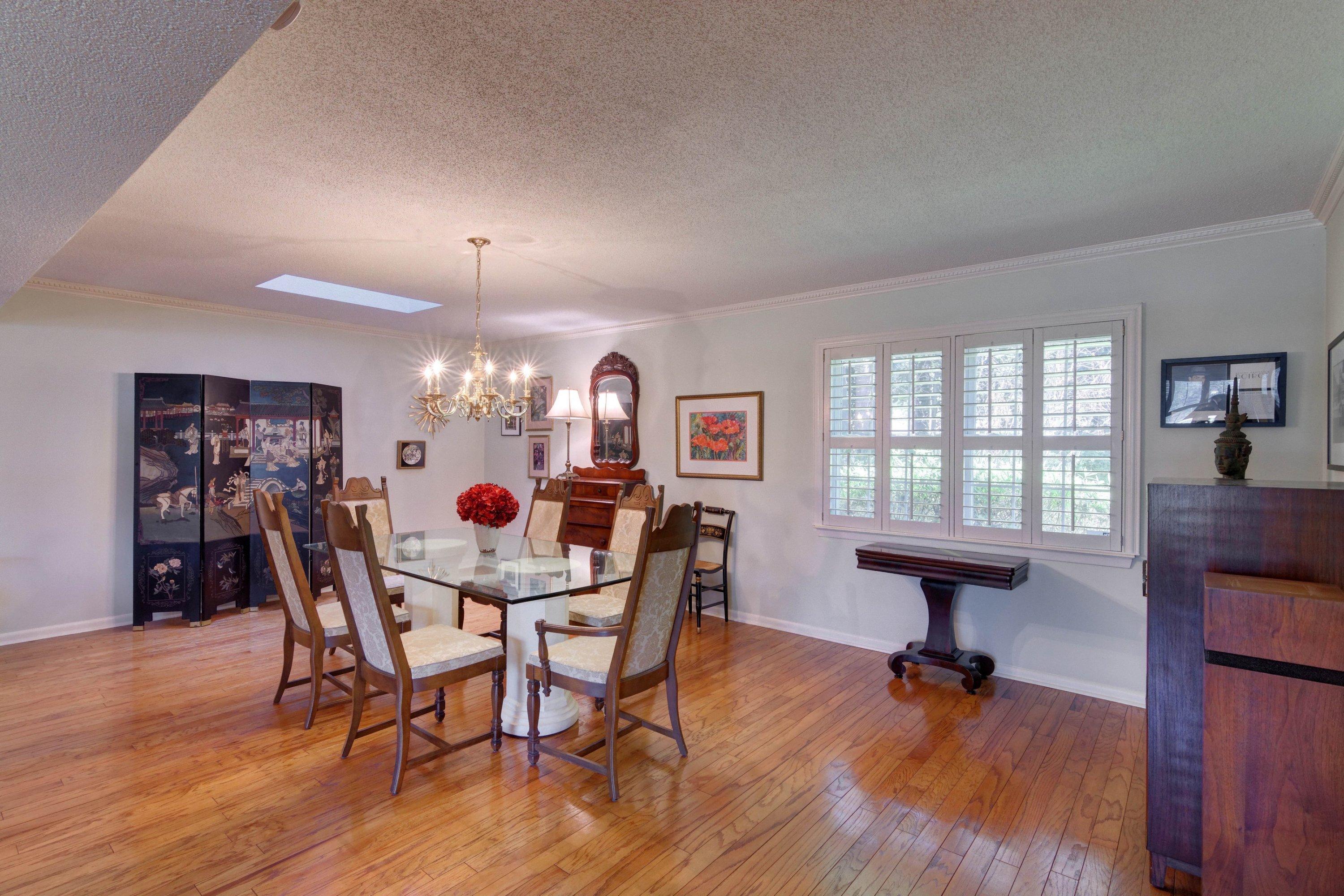 COUNTRY CLUB ESTATES, KENWOOD - Residential