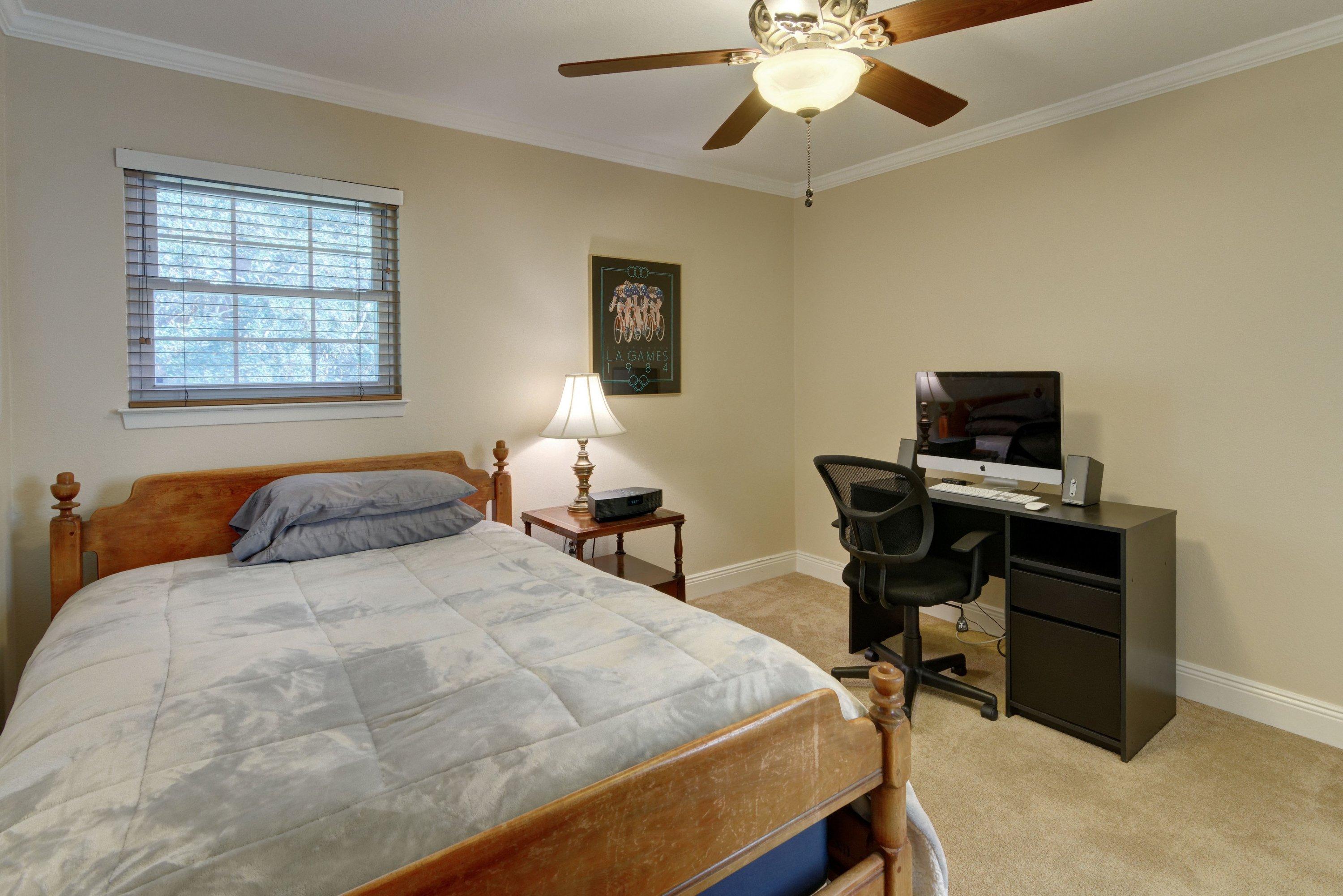 COUNTRY CLUB ESTATES, KENWOOD - Residential