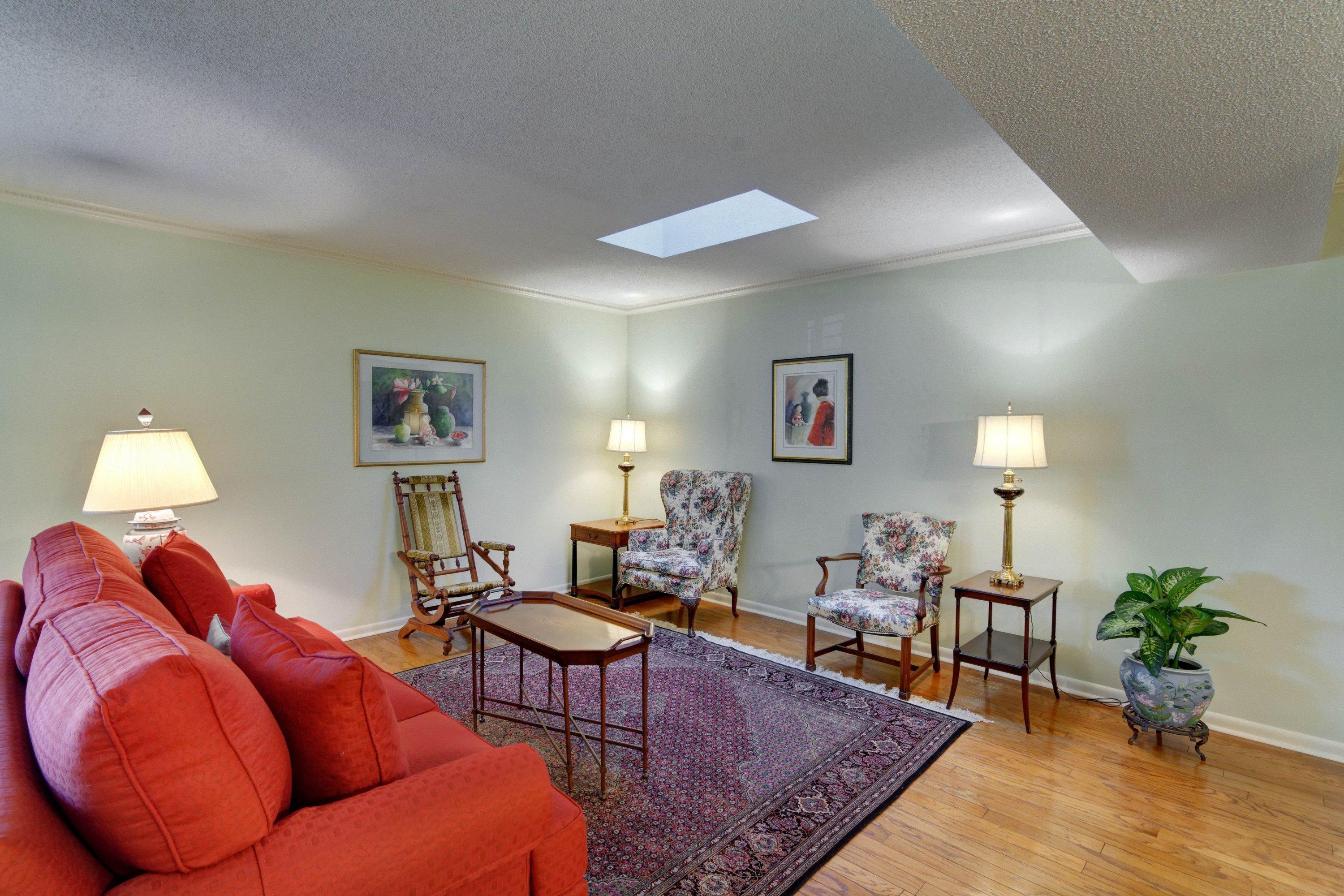 COUNTRY CLUB ESTATES, KENWOOD - Residential