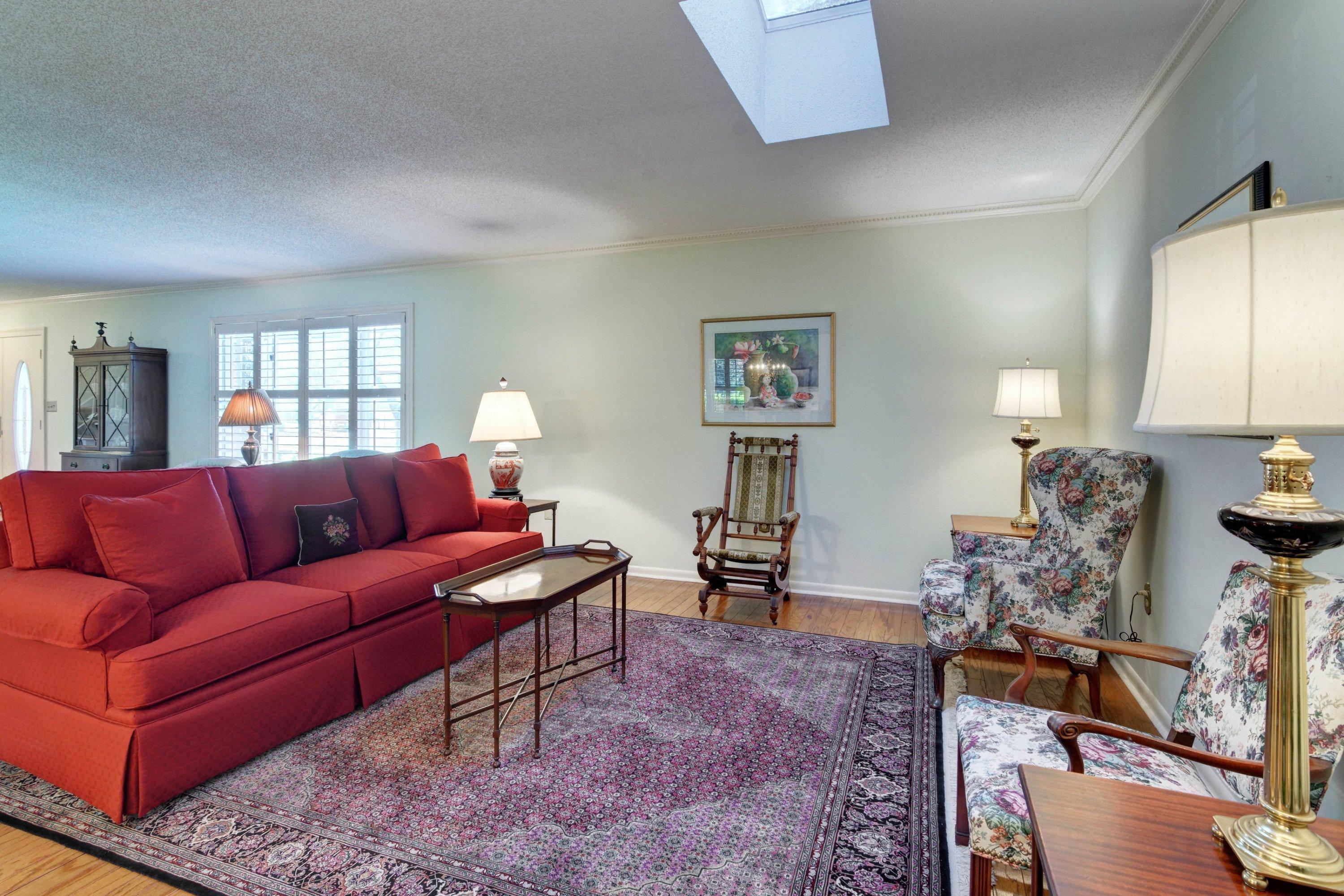 COUNTRY CLUB ESTATES, KENWOOD - Residential