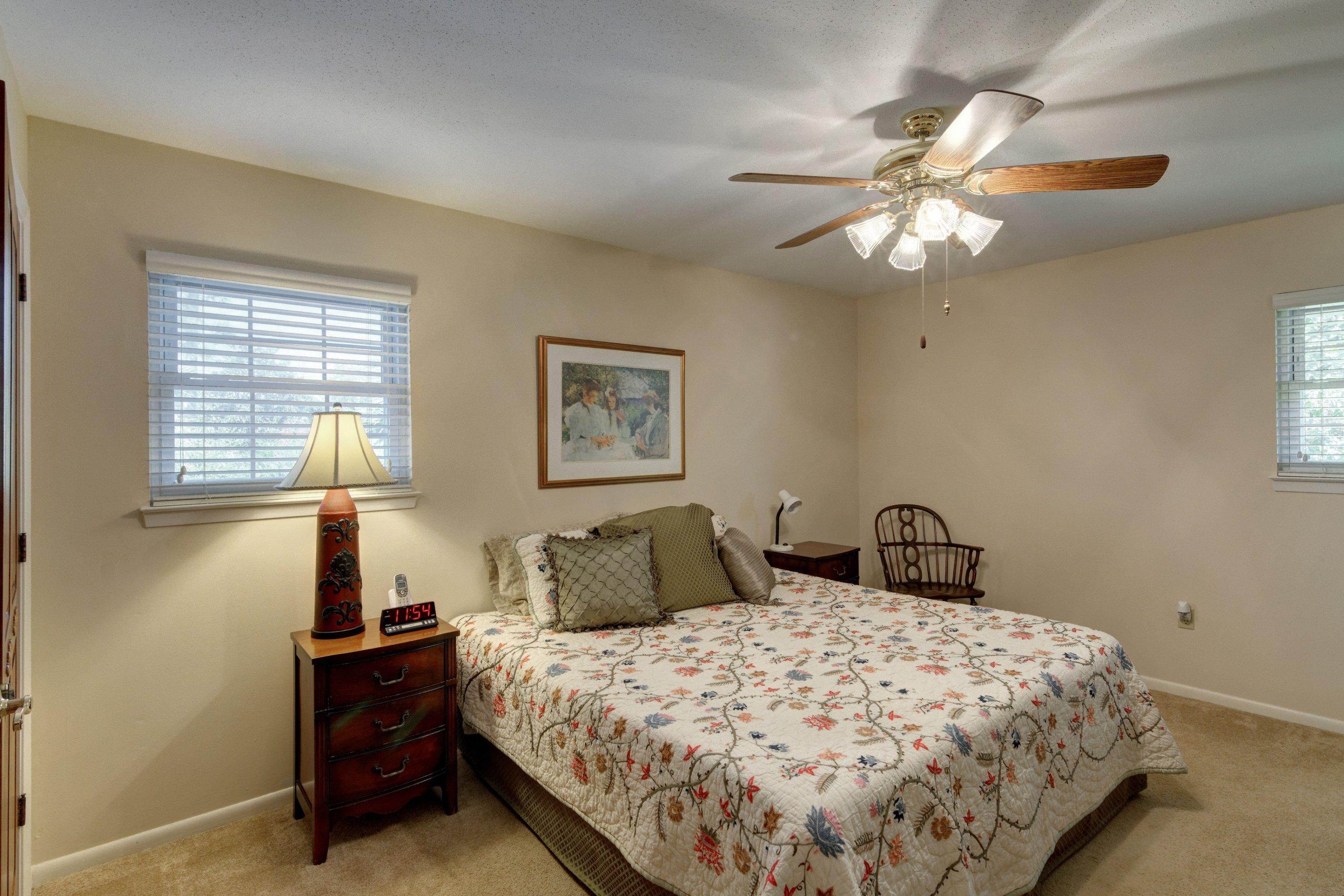 COUNTRY CLUB ESTATES, KENWOOD - Residential