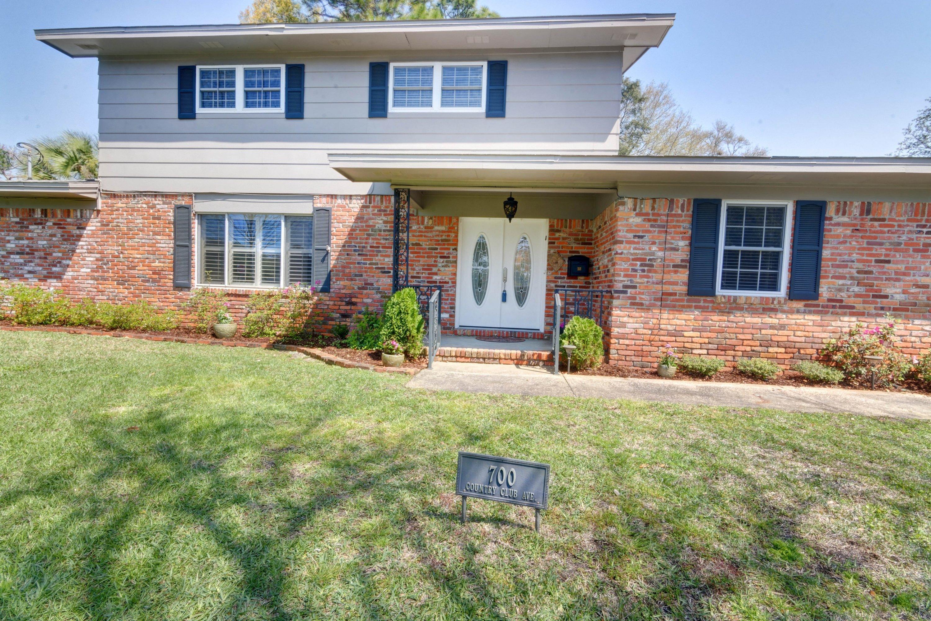 COUNTRY CLUB ESTATES, KENWOOD - Residential