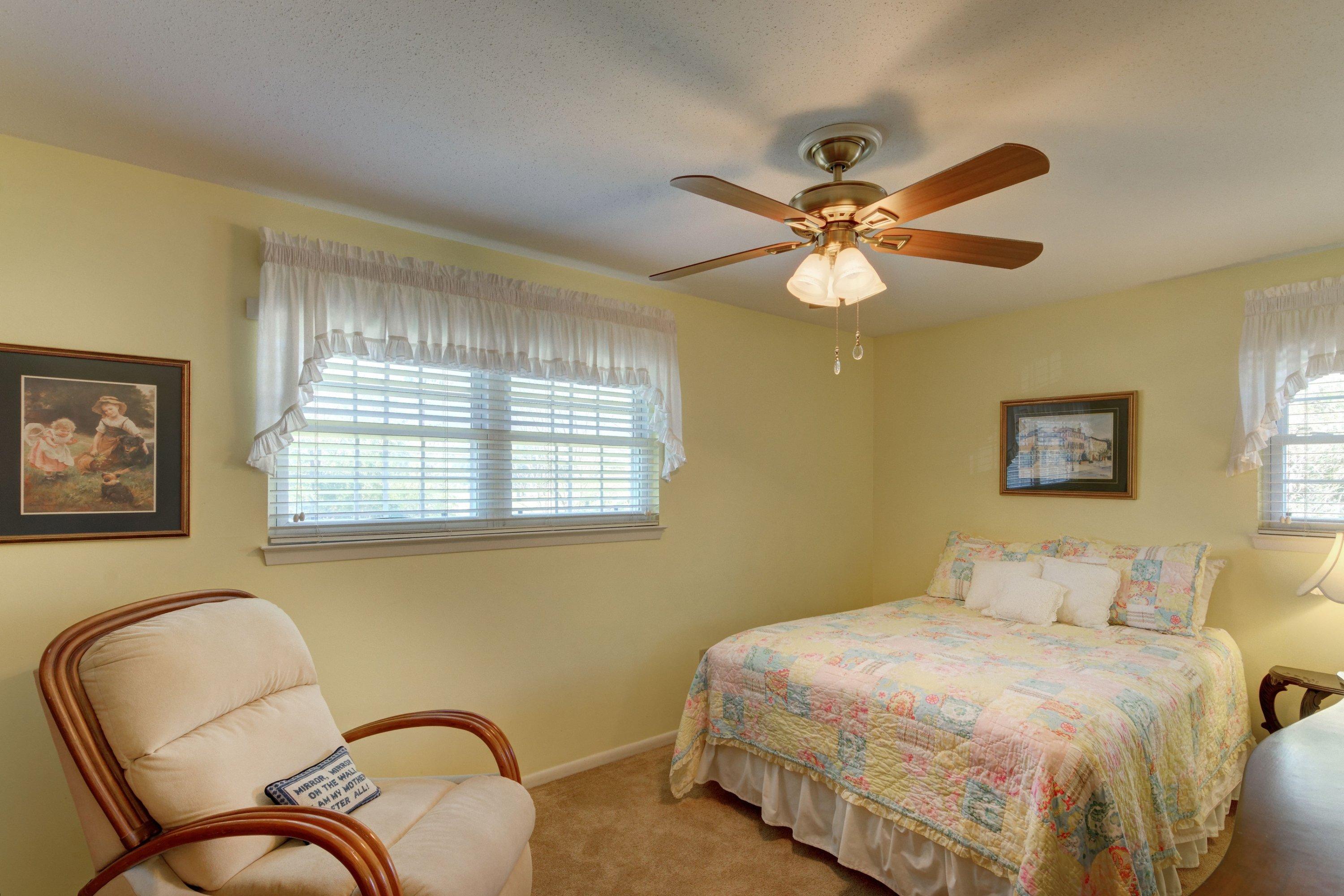 COUNTRY CLUB ESTATES, KENWOOD - Residential