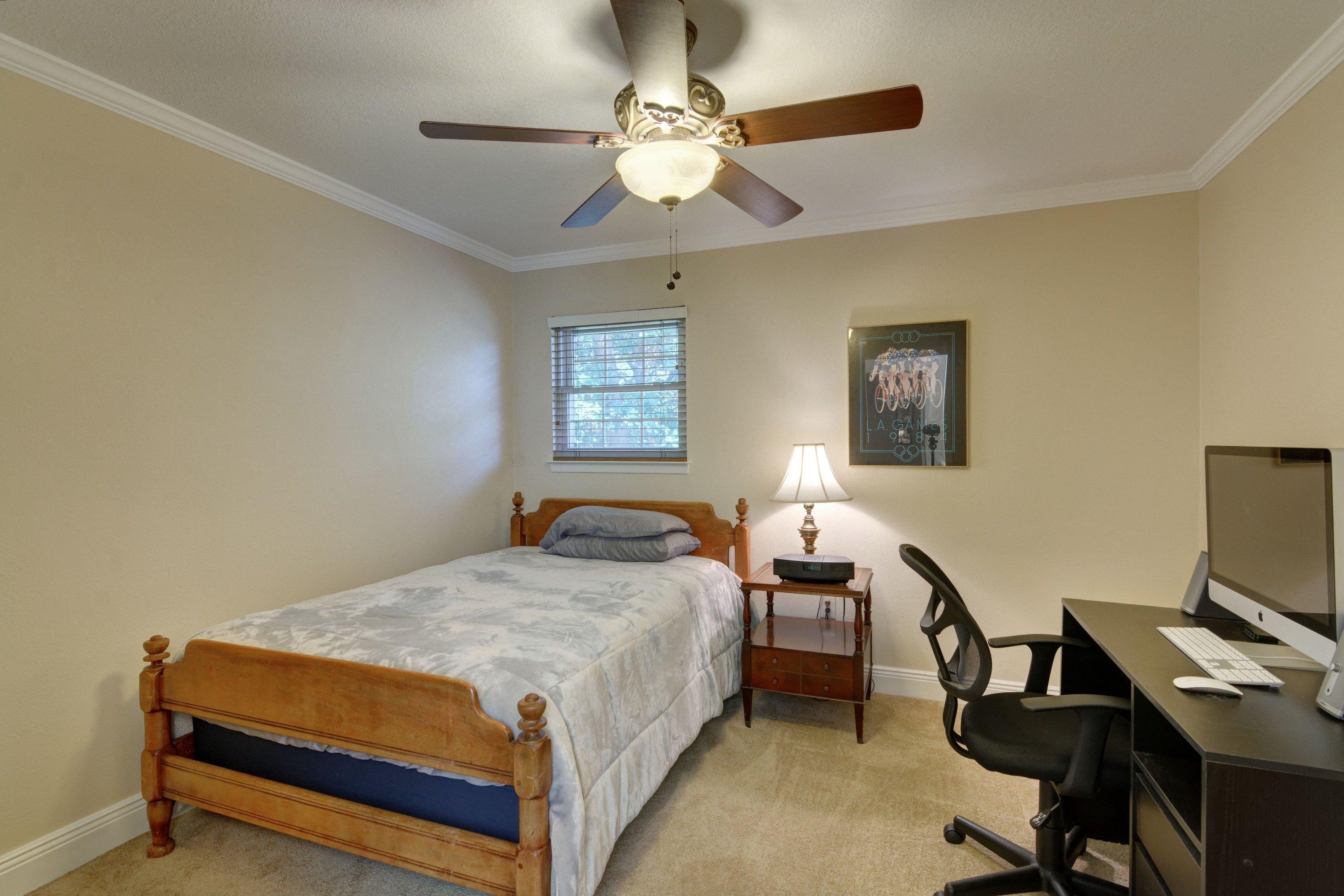 COUNTRY CLUB ESTATES, KENWOOD - Residential