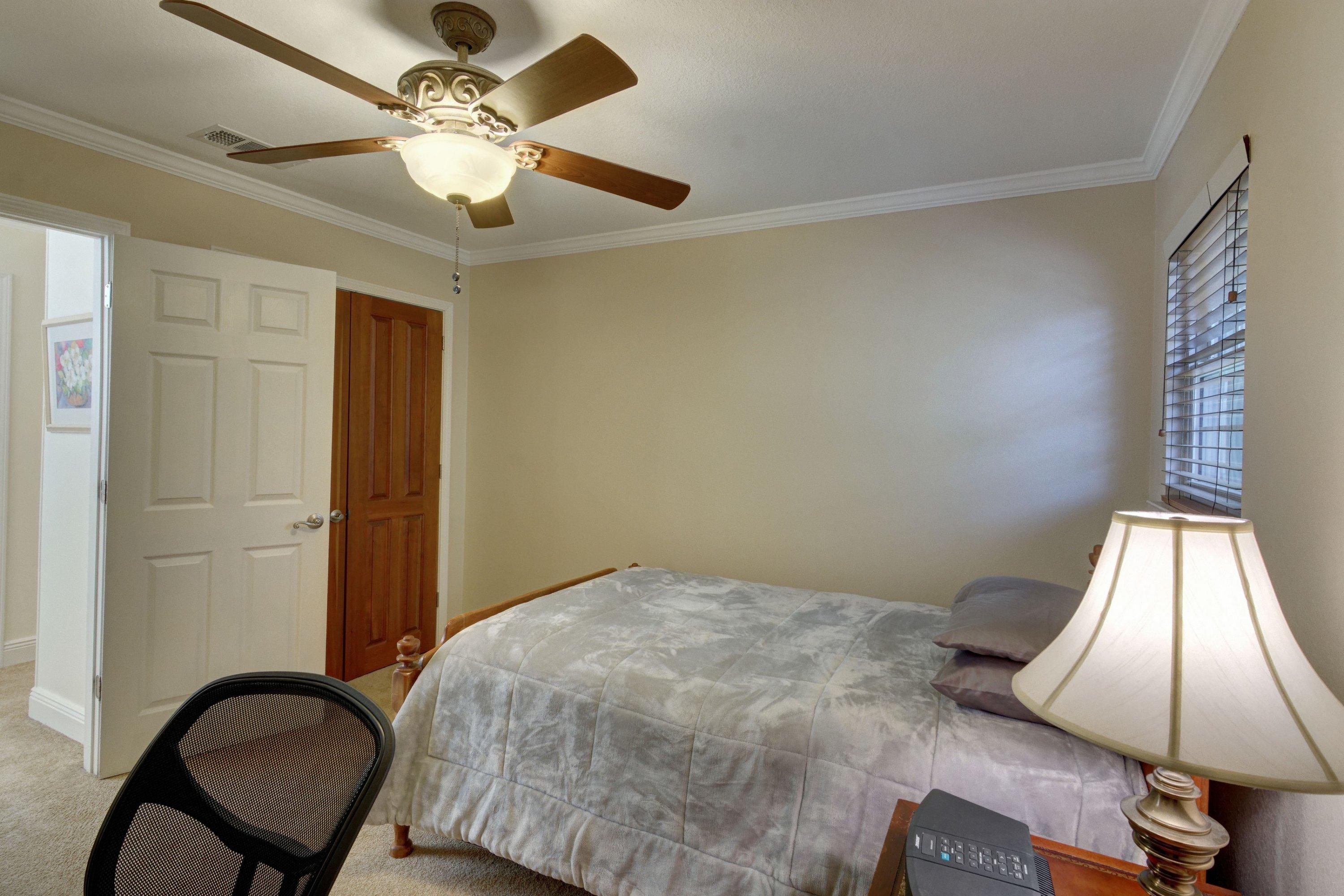 COUNTRY CLUB ESTATES, KENWOOD - Residential