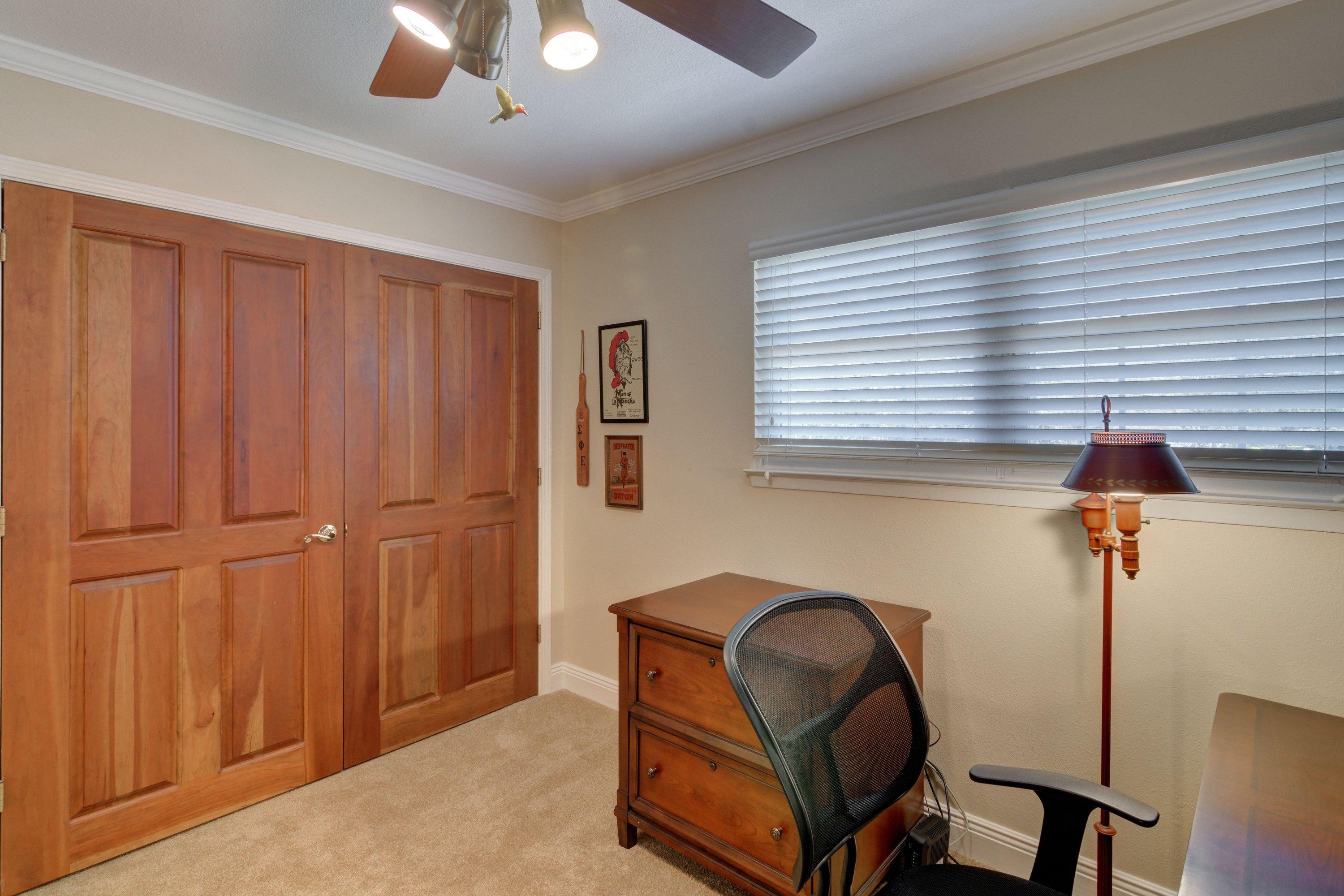 COUNTRY CLUB ESTATES, KENWOOD - Residential