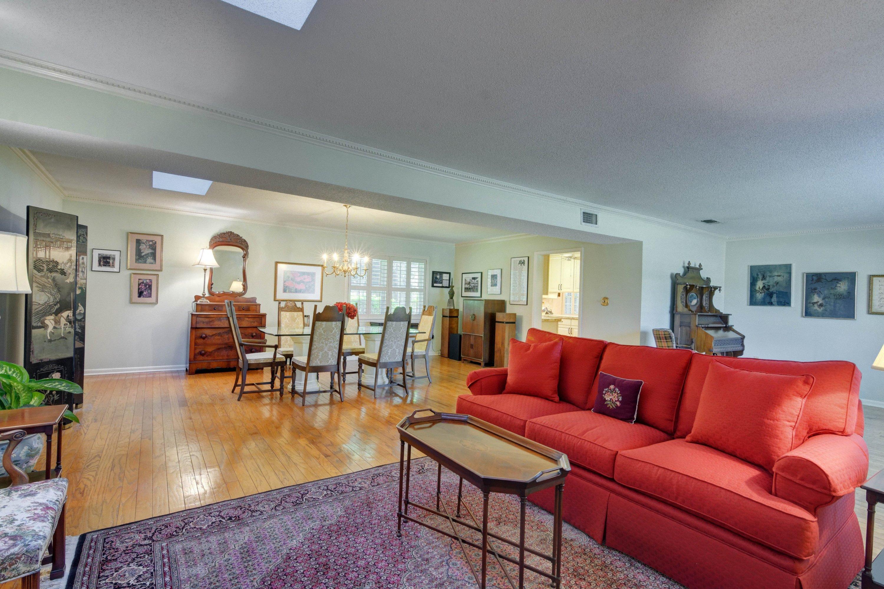 COUNTRY CLUB ESTATES, KENWOOD - Residential