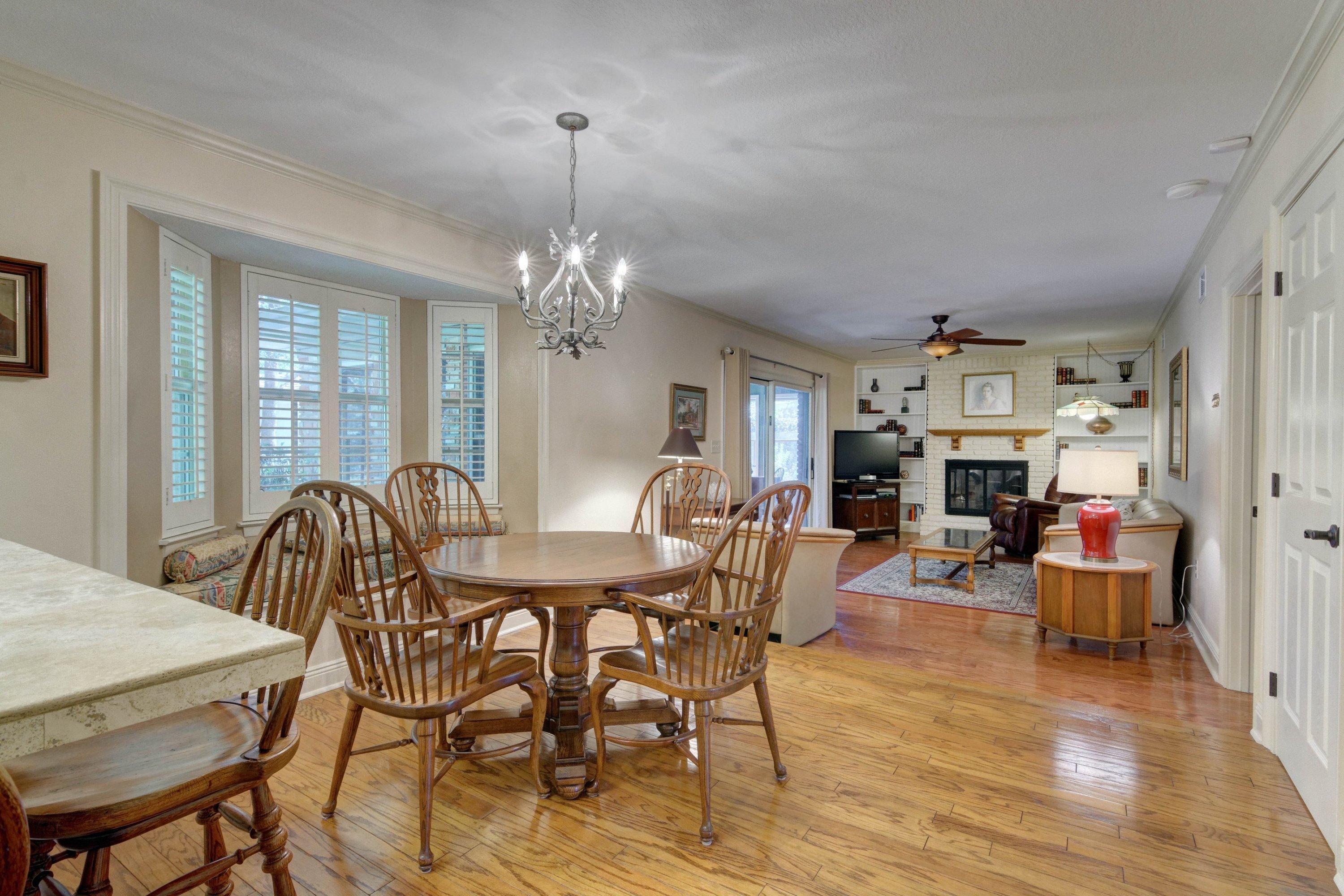 COUNTRY CLUB ESTATES, KENWOOD - Residential