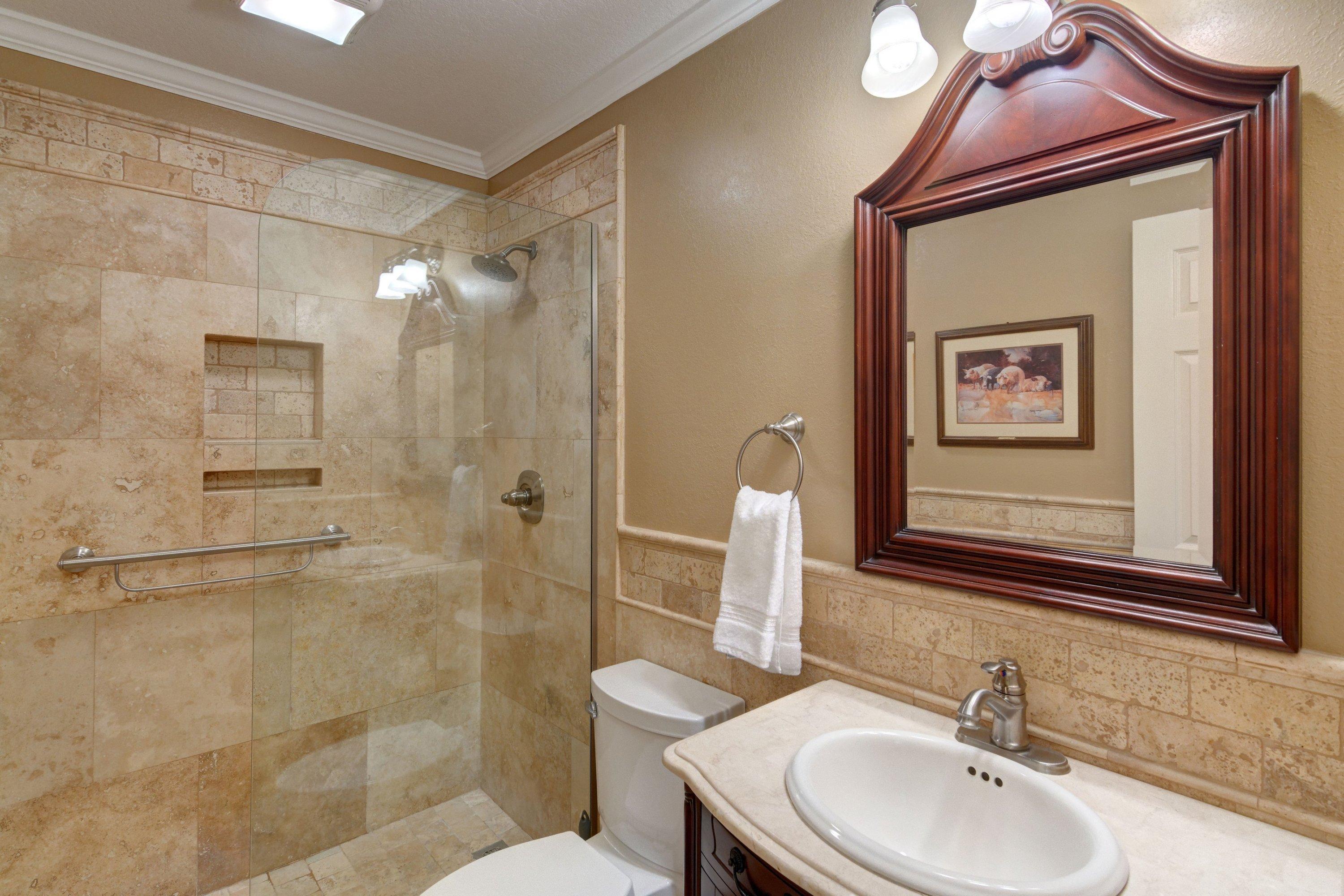 COUNTRY CLUB ESTATES, KENWOOD - Residential