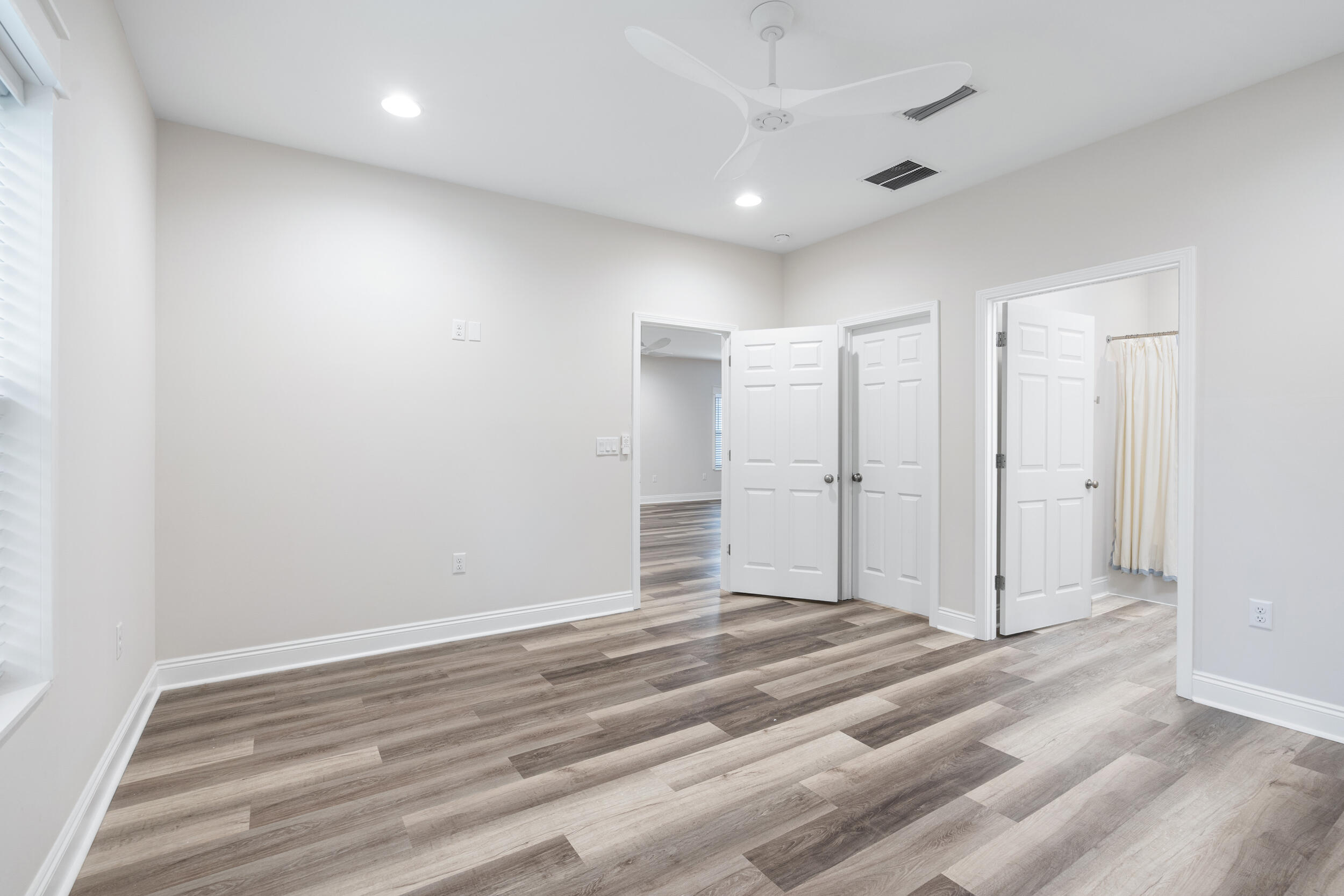 TOWN OF SANTA ROSA - Residential