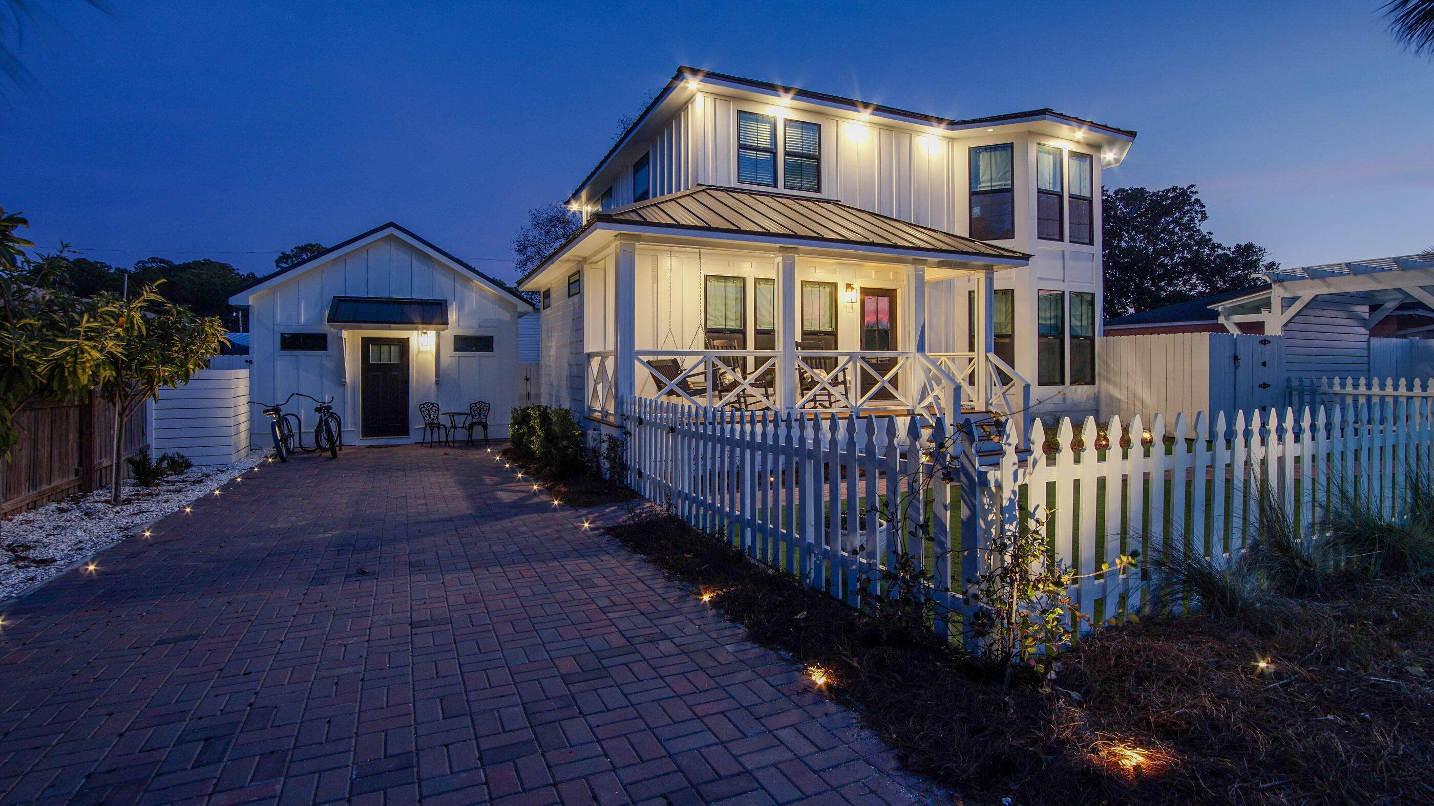 LAGUNA BEACH - Residential