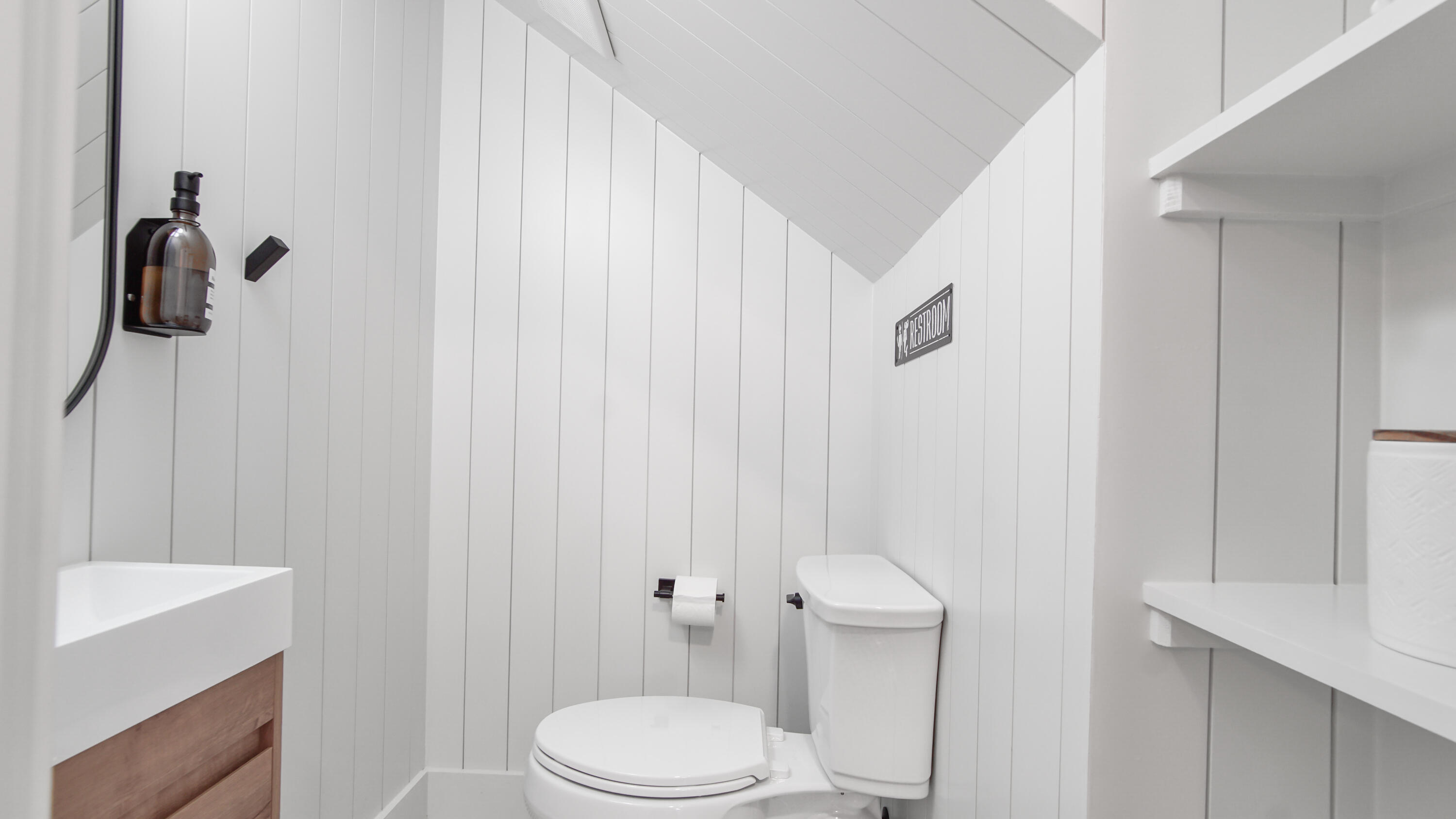 LAGUNA BEACH - Residential