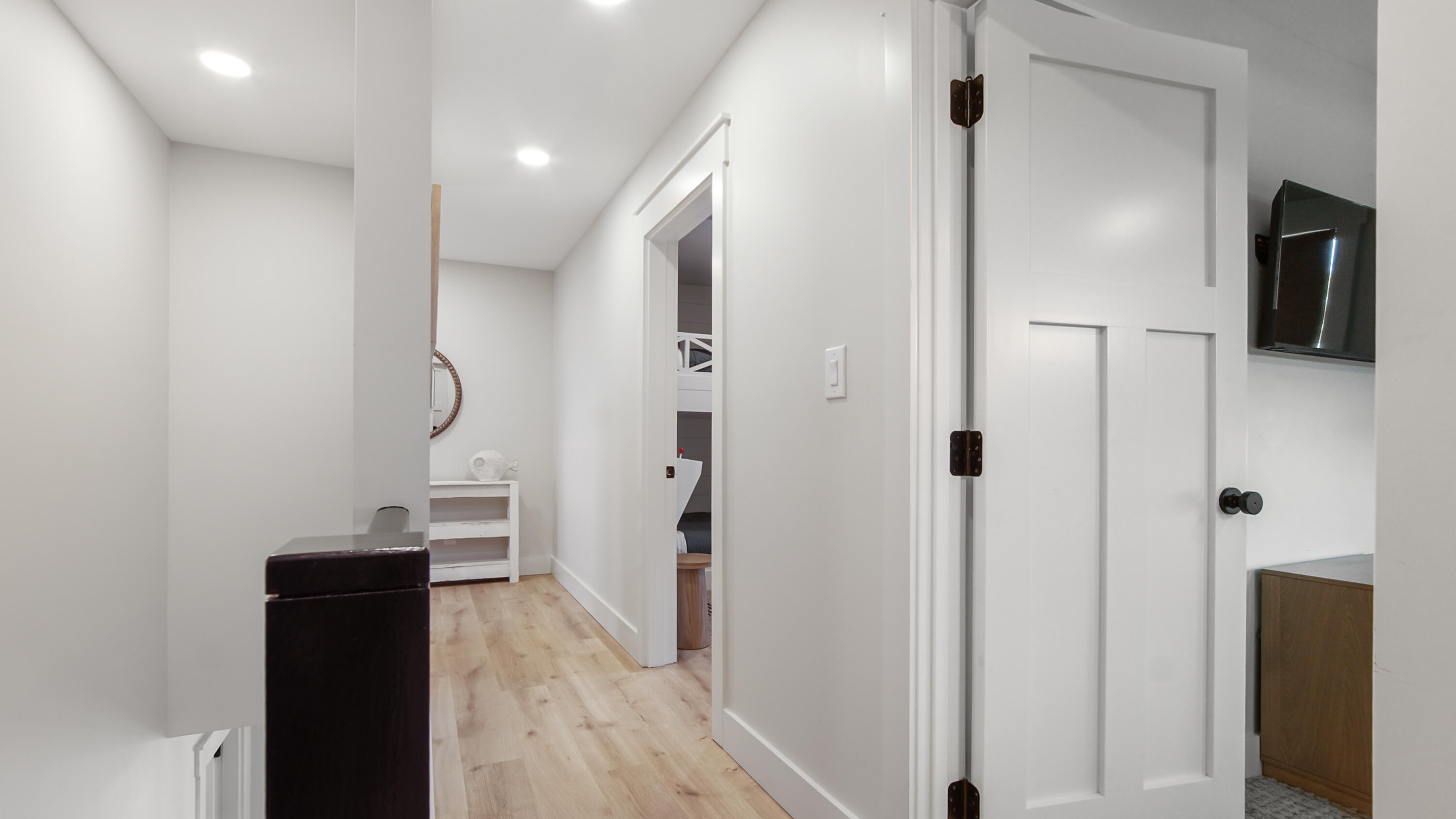 LAGUNA BEACH - Residential