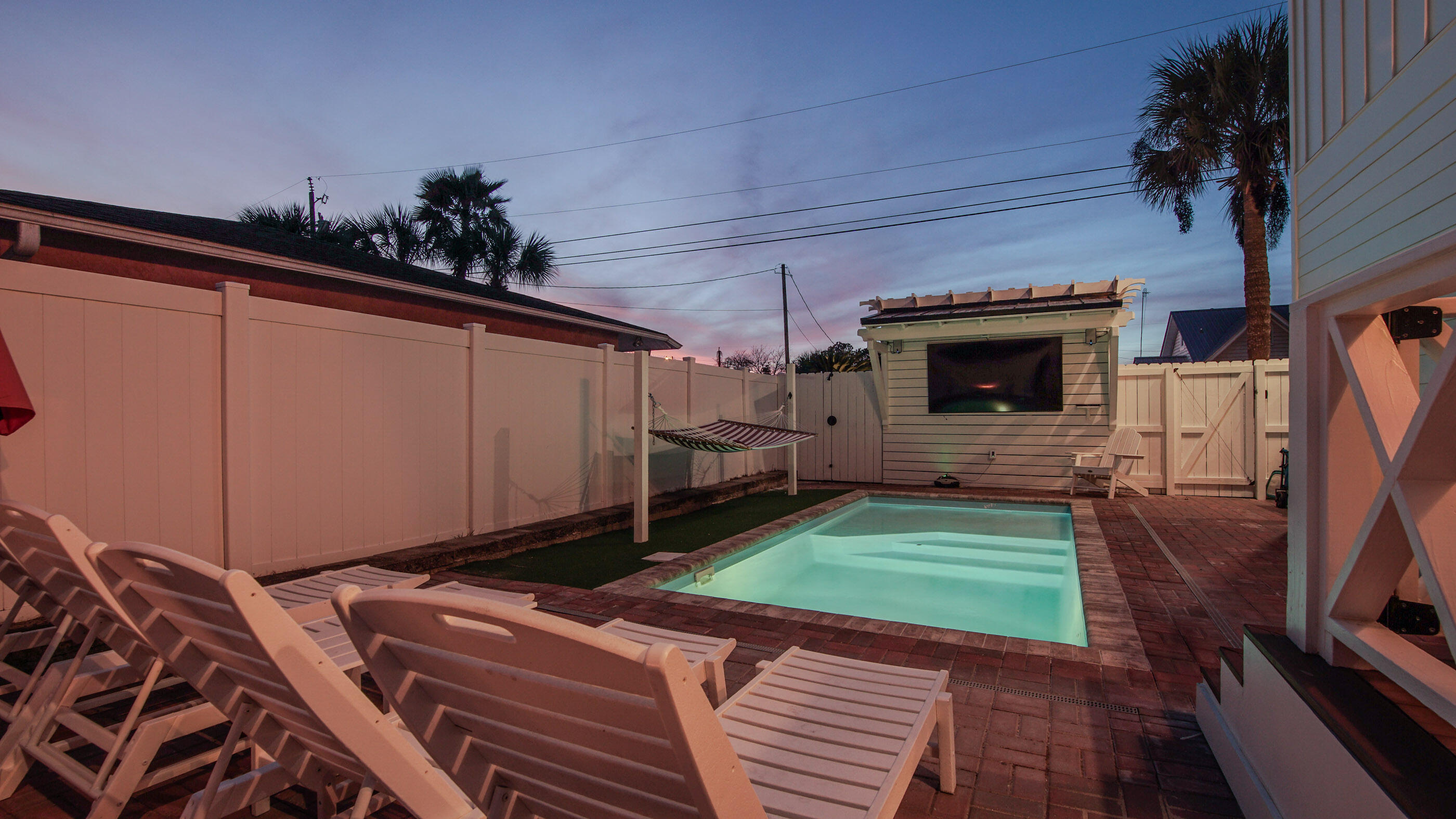 LAGUNA BEACH - Residential