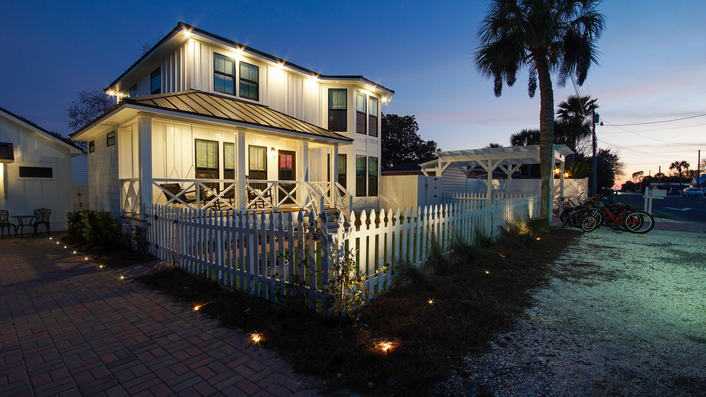 LAGUNA BEACH - Residential