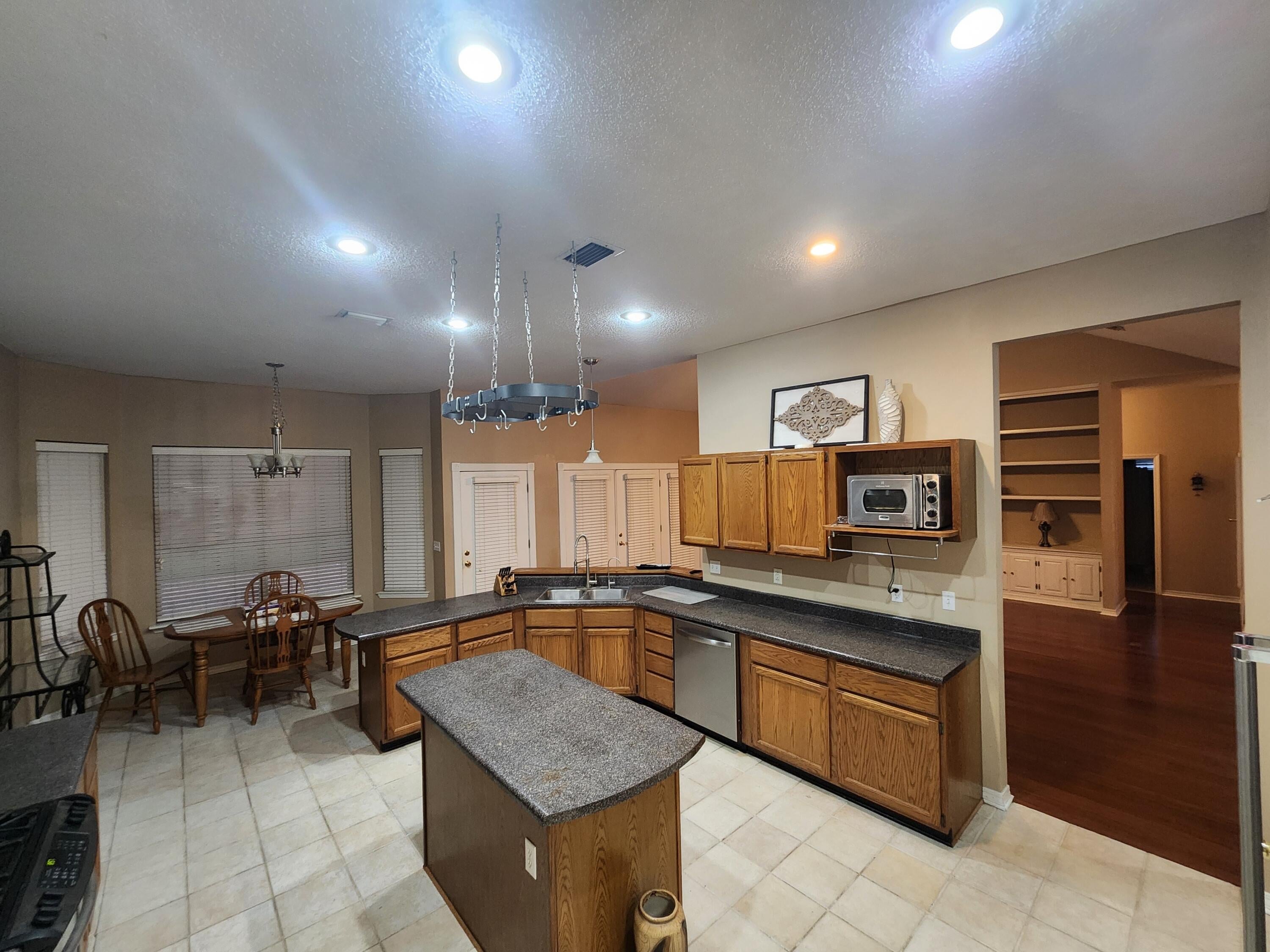 1667 Northridge Road