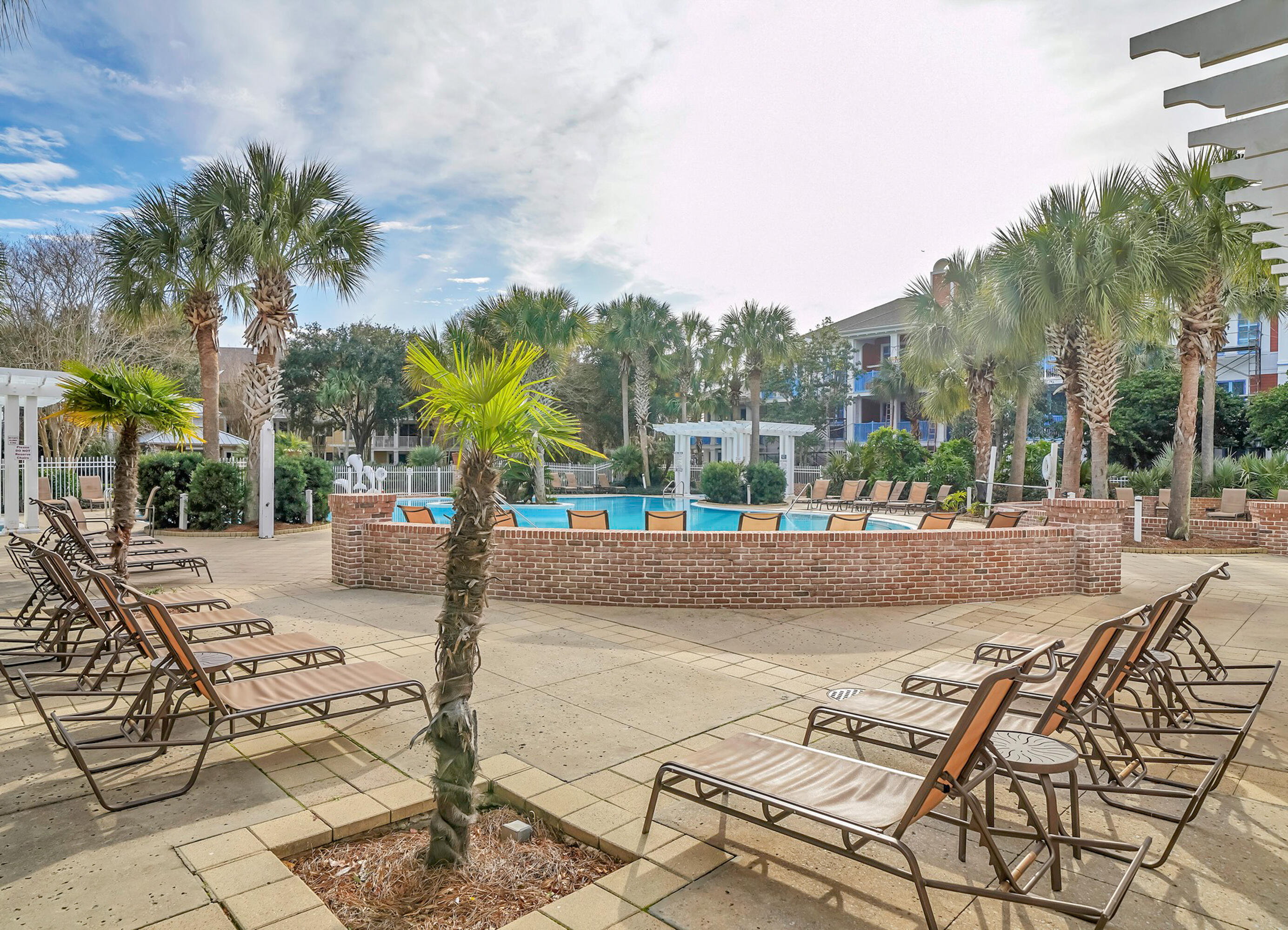 MARKET STREET INN - Residential