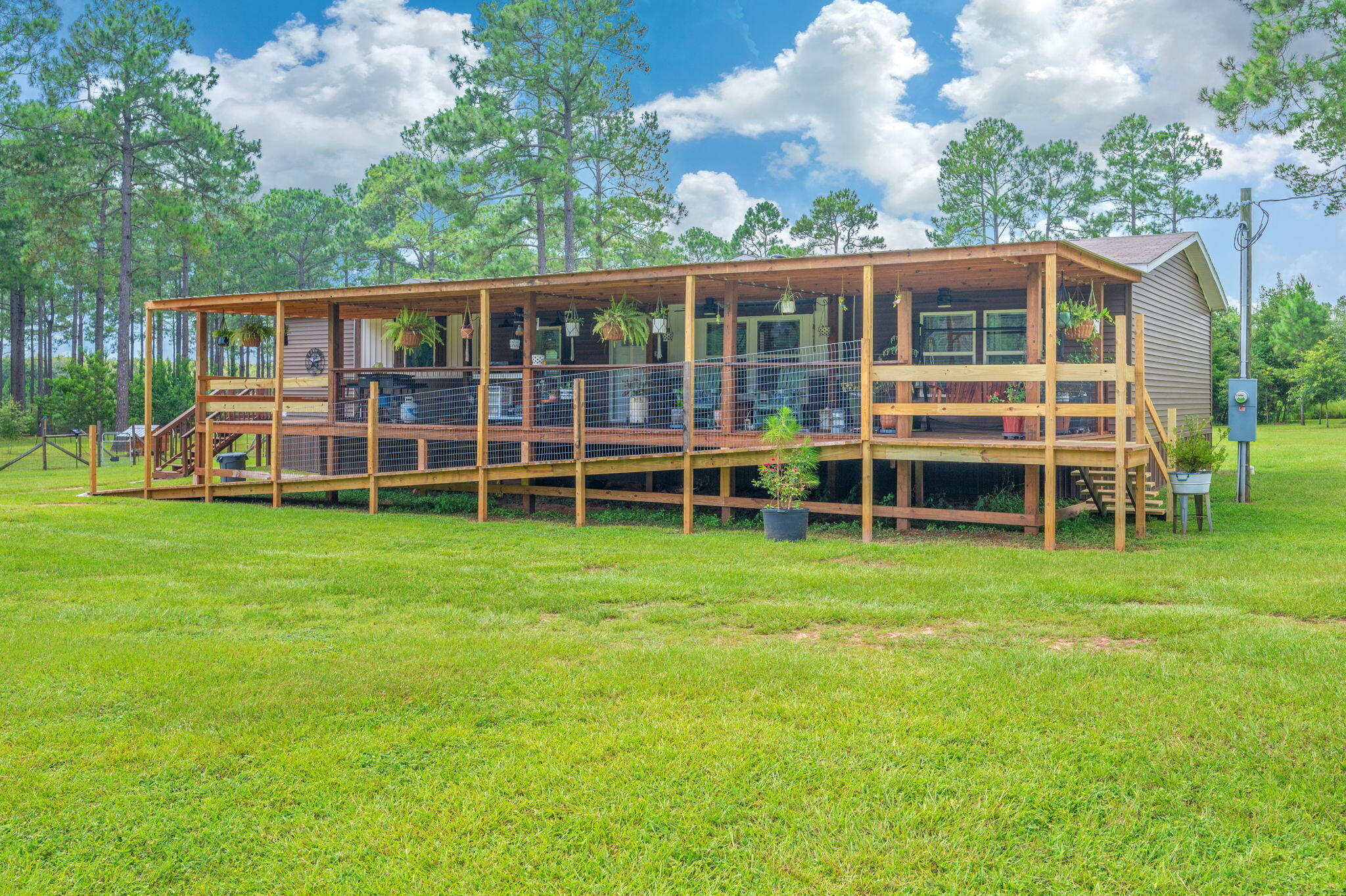 737 Hemphill Road