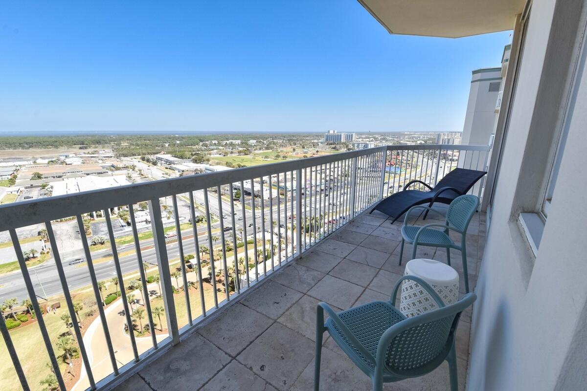 SILVER BEACH TOWERS - Residential