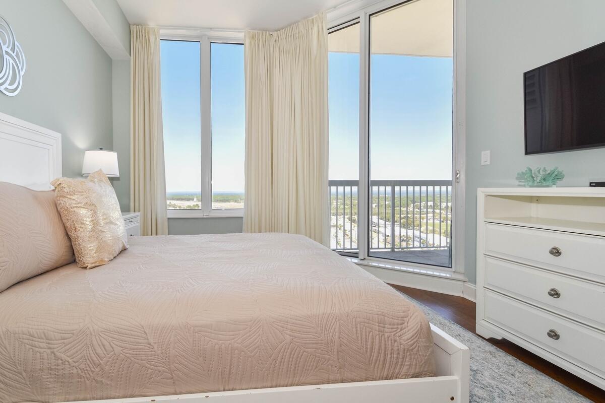 SILVER BEACH TOWERS - Residential