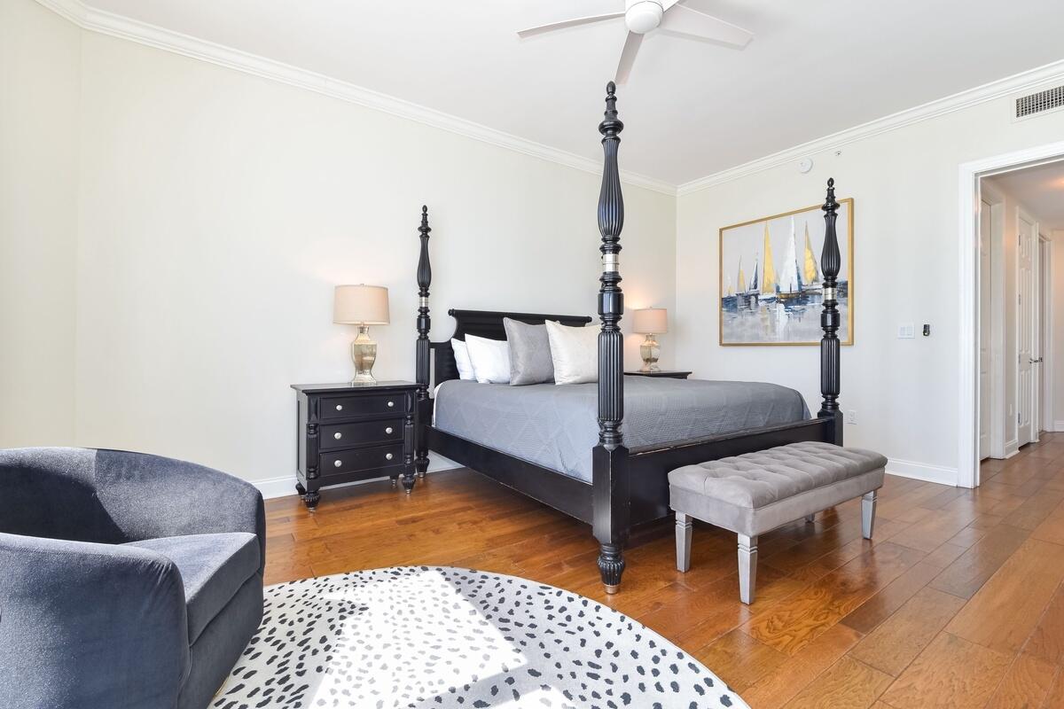 SILVER BEACH TOWERS - Residential