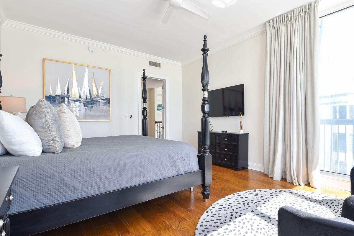 SILVER BEACH TOWERS - Residential