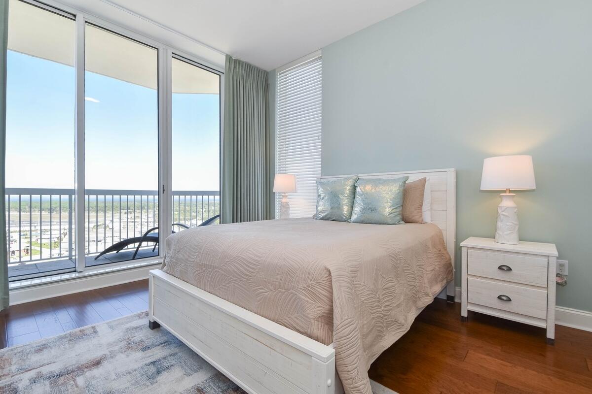 SILVER BEACH TOWERS - Residential