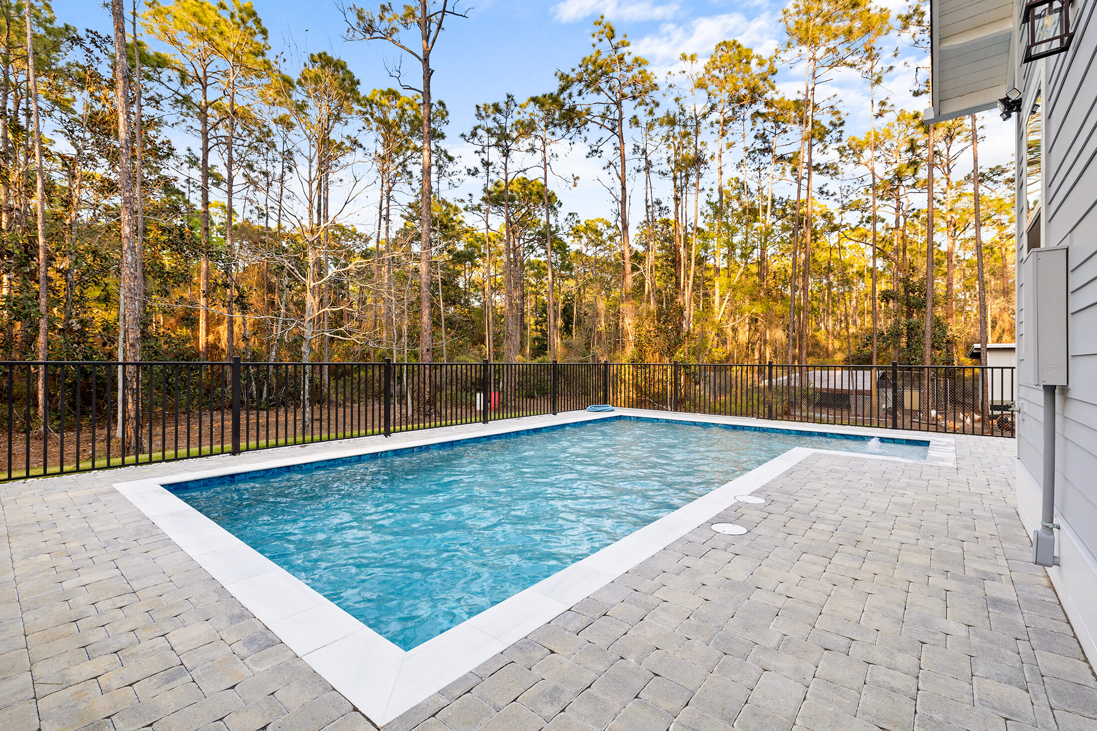 NONE / NO RECORDED SUBDIVISION - Residential