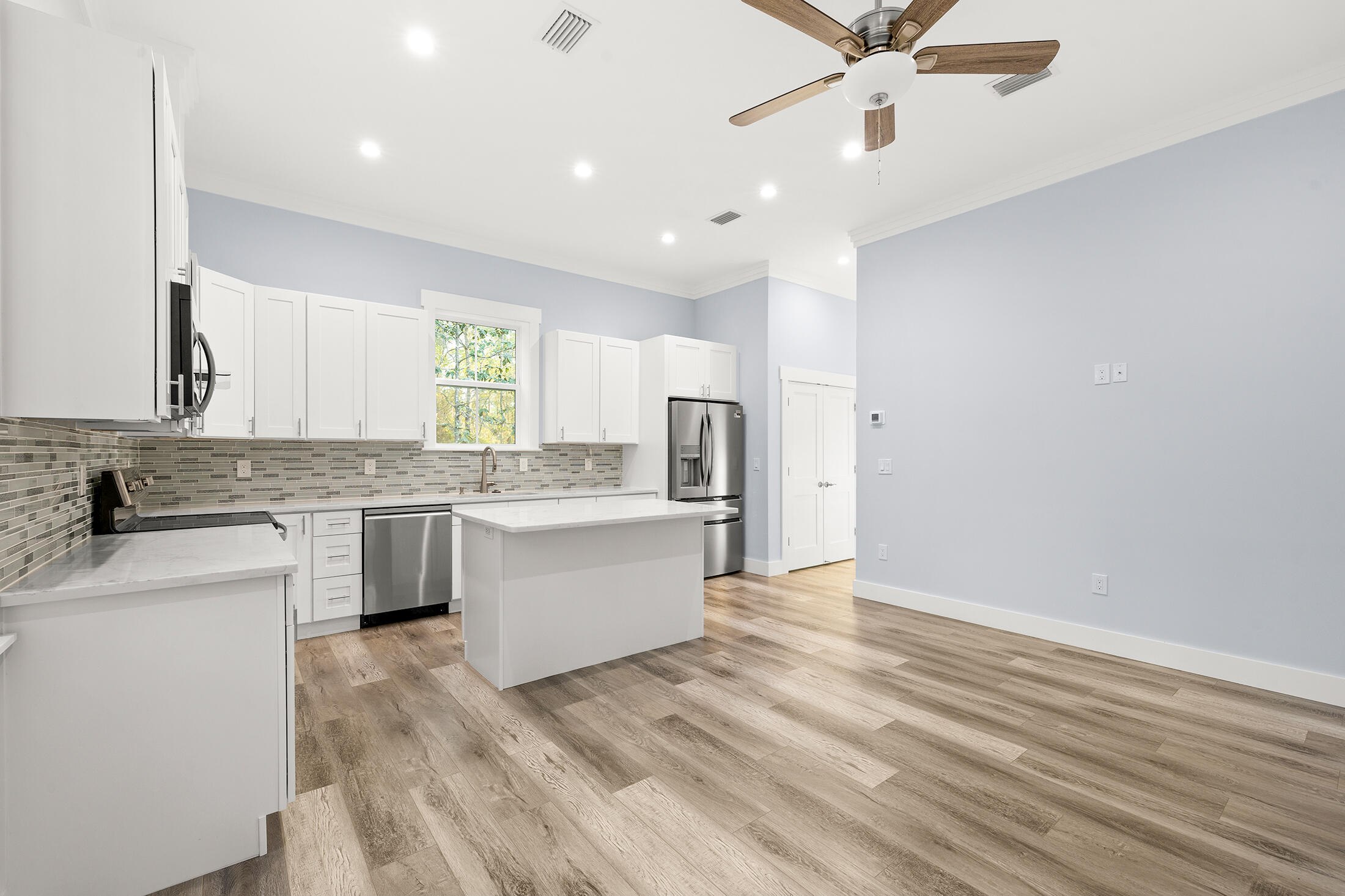 NONE / NO RECORDED SUBDIVISION - Residential