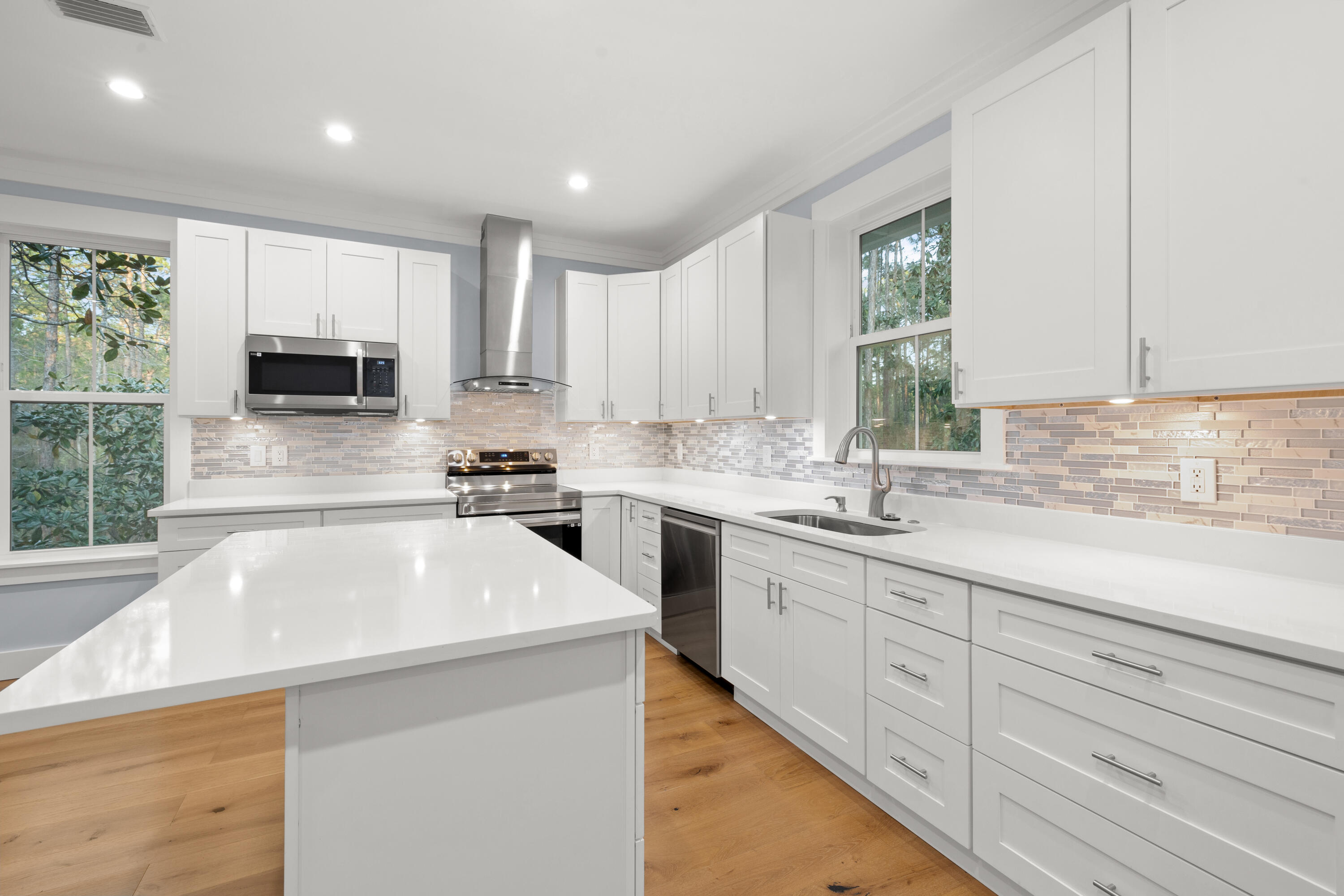 NONE / NO RECORDED SUBDIVISION - Residential