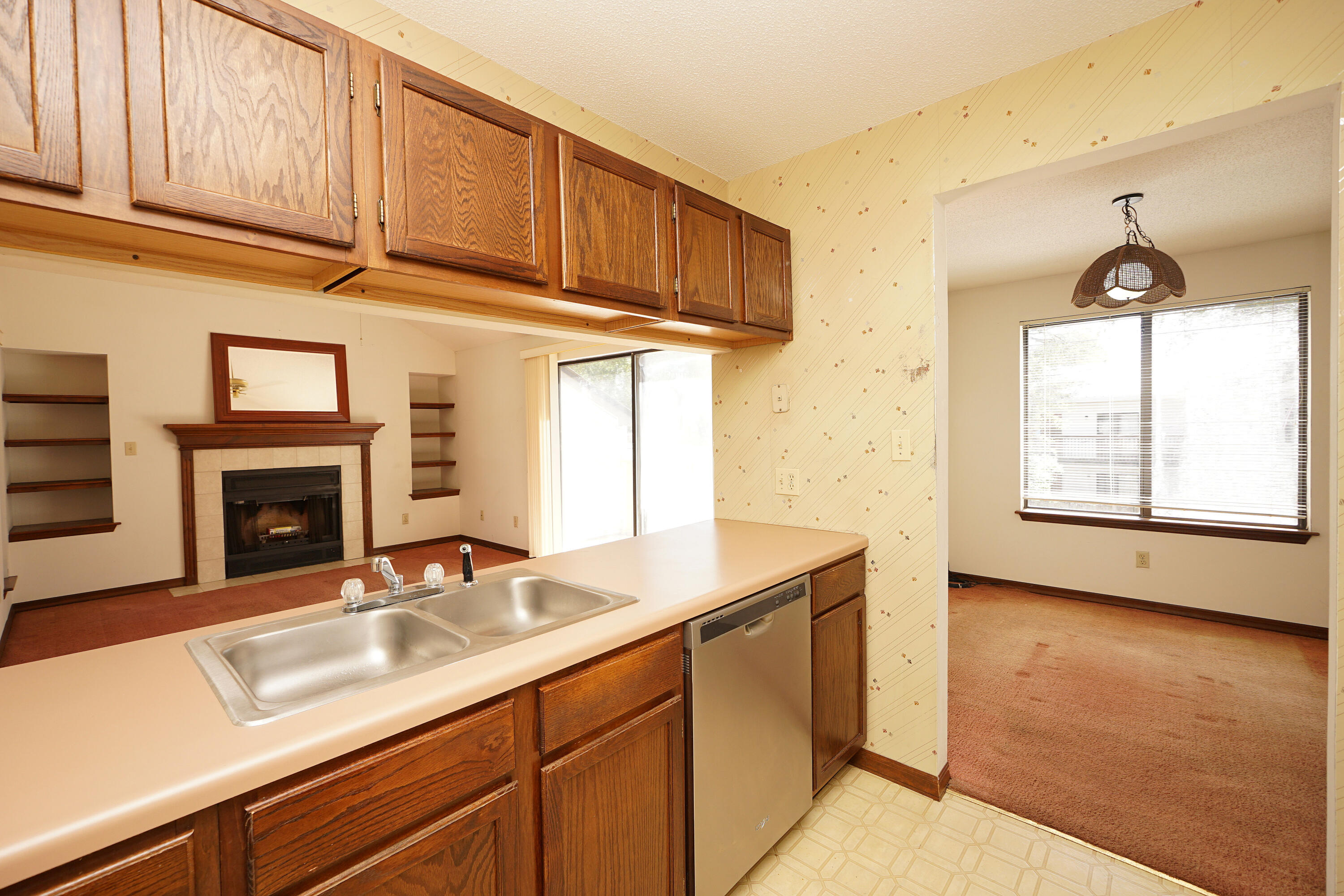 ELM PLACE CONDO - Residential