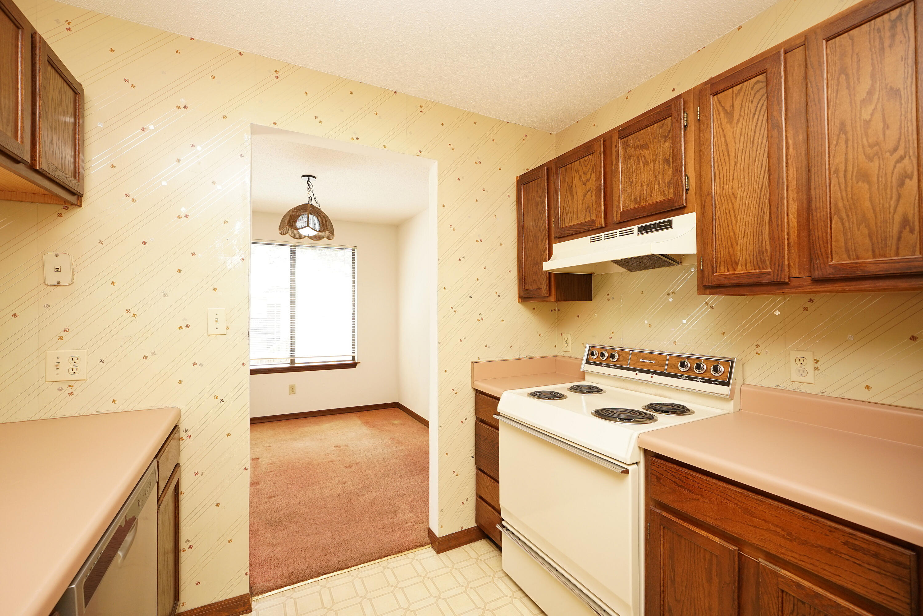 ELM PLACE CONDO - Residential