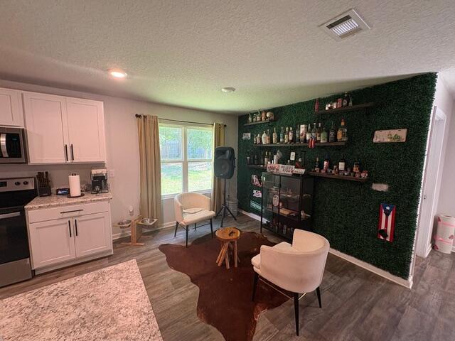 ASHTIN ESTATES - Residential Lease