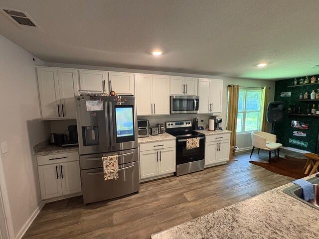 ASHTIN ESTATES - Residential Lease