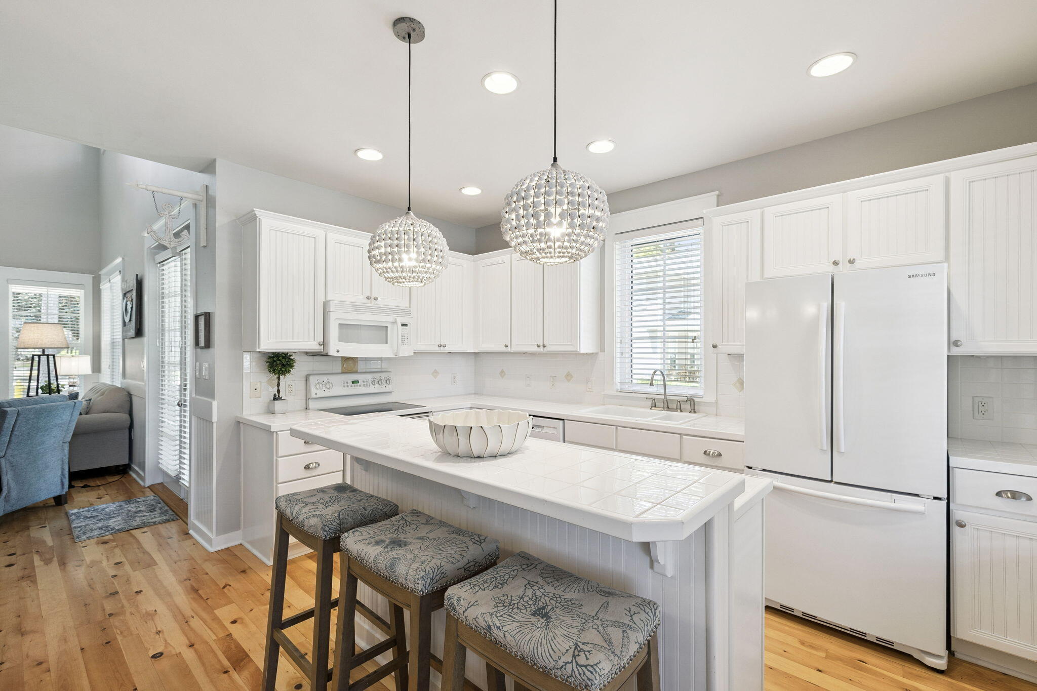 LAUREL GROVE - Residential