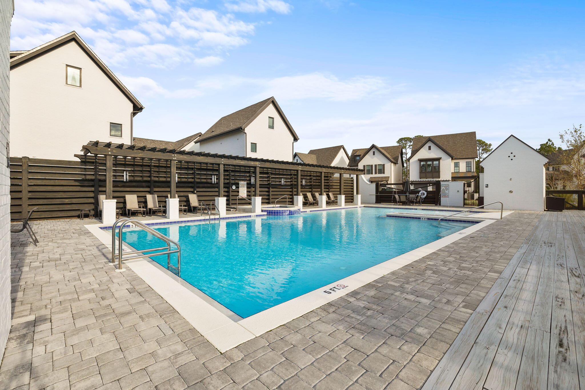 RIDGEWALK - Residential