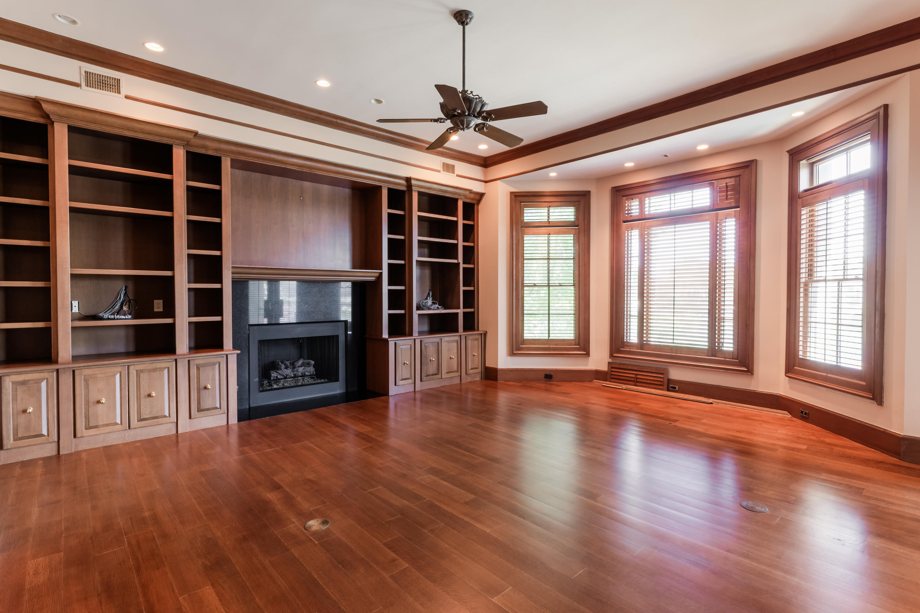 CARLAN SHORES - Residential