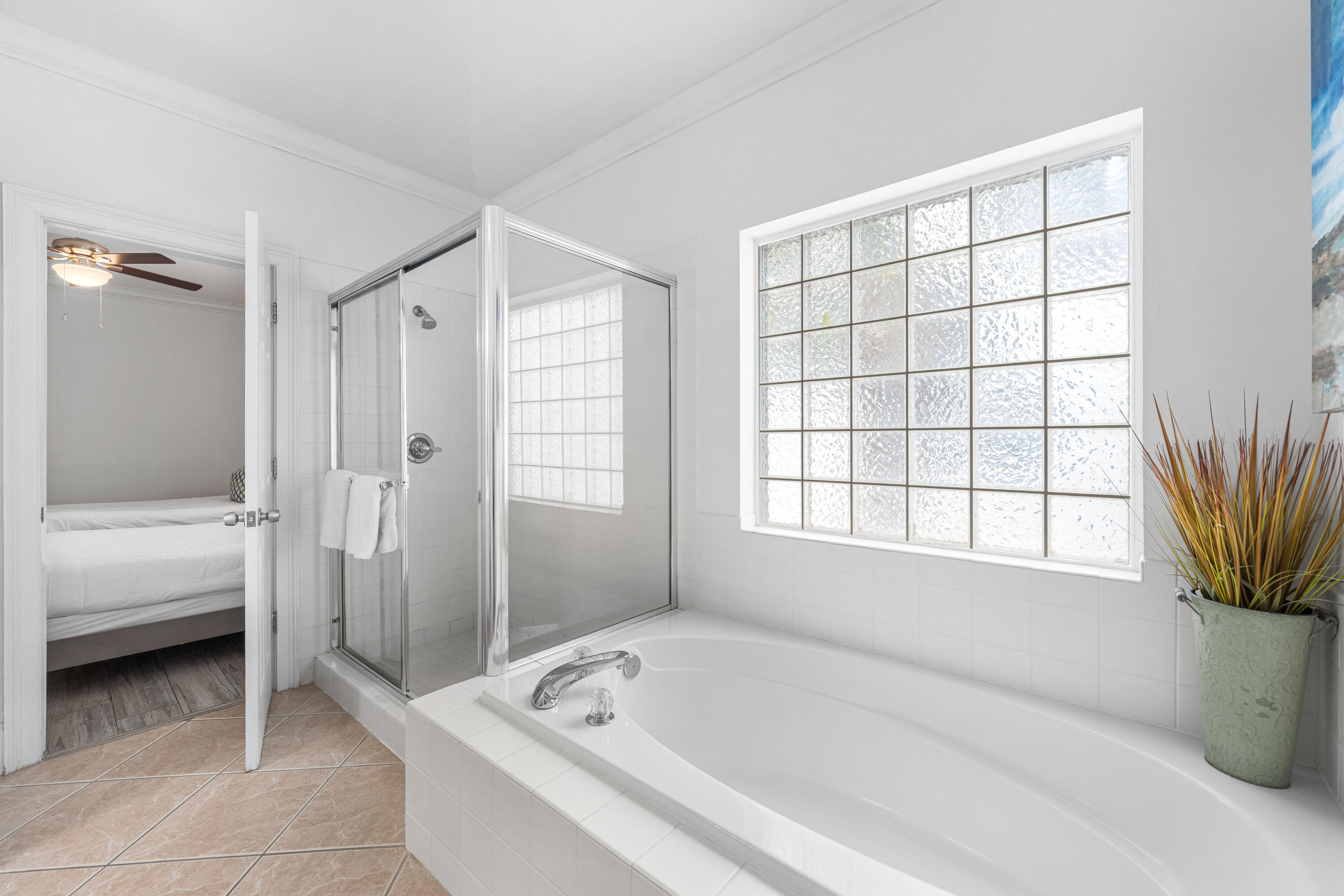 EMERALD SURF VILLAS - Residential