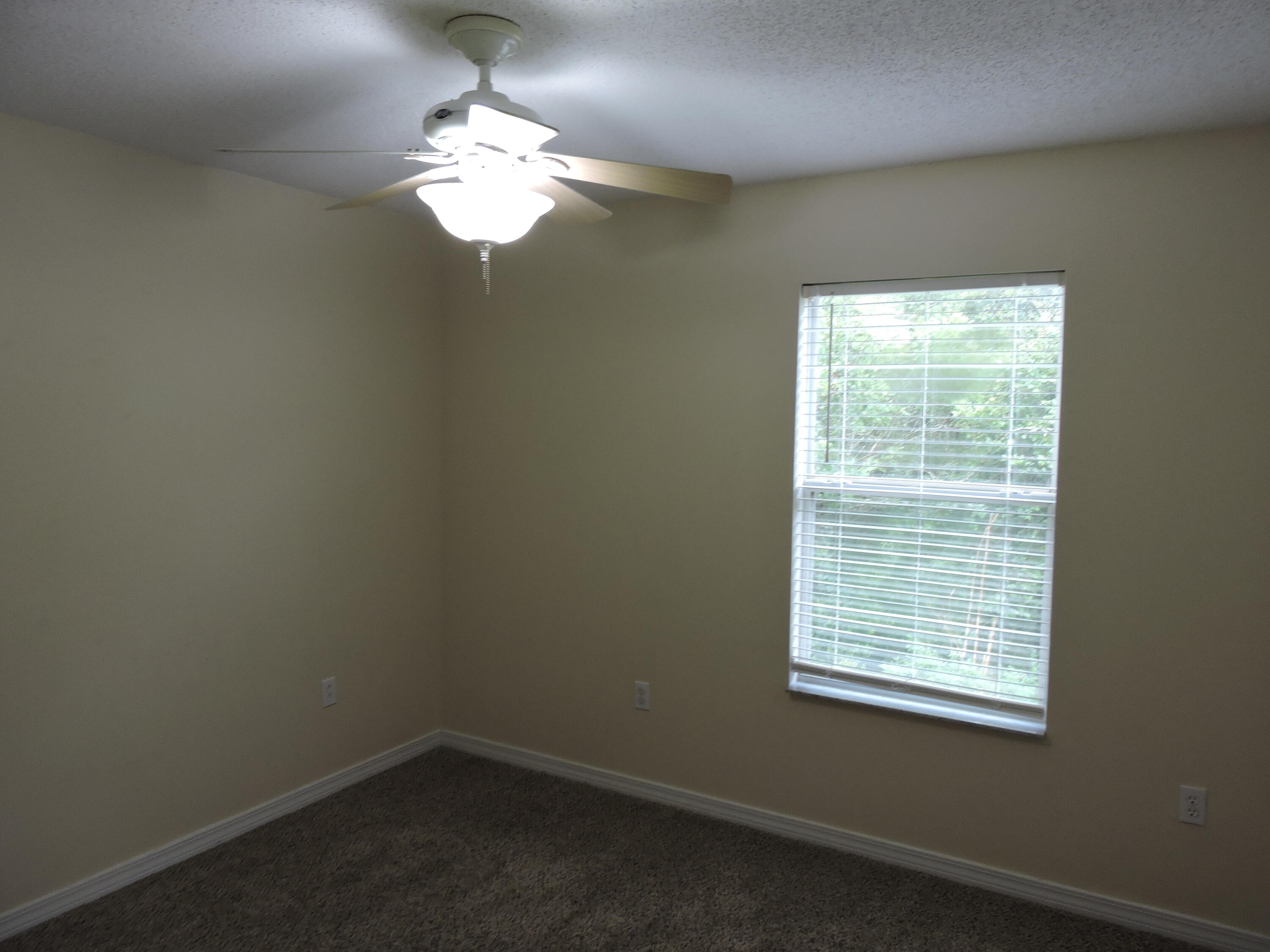 RIDGE CREST PH II - Residential Lease