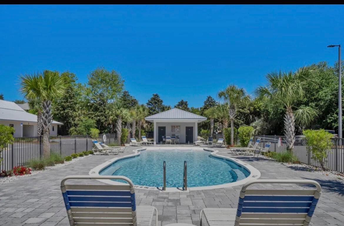 Hidden Lake condominiums - Residential Lease